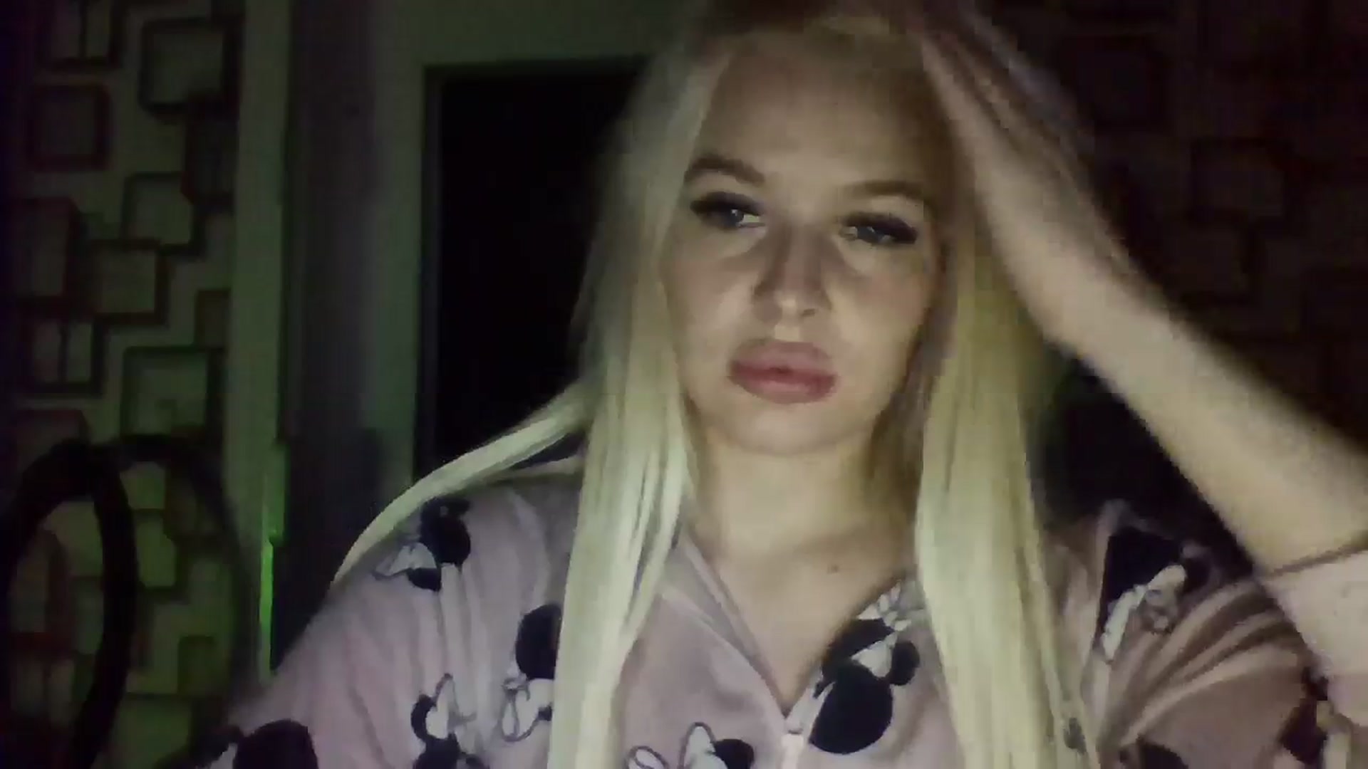 Gallery image thumbnail from LilyGray's myfreecams stream on, 04/13/2025, 16:49 image 18 of 20