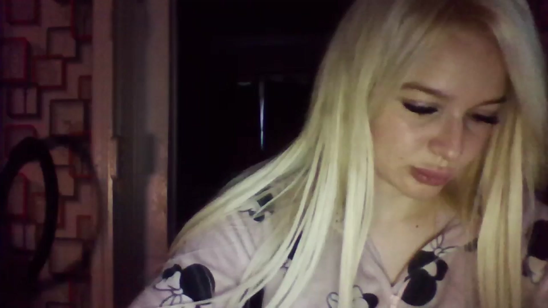 Gallery image thumbnail from LilyGray's myfreecams stream on, 04/13/2025, 16:49 image 10 of 20