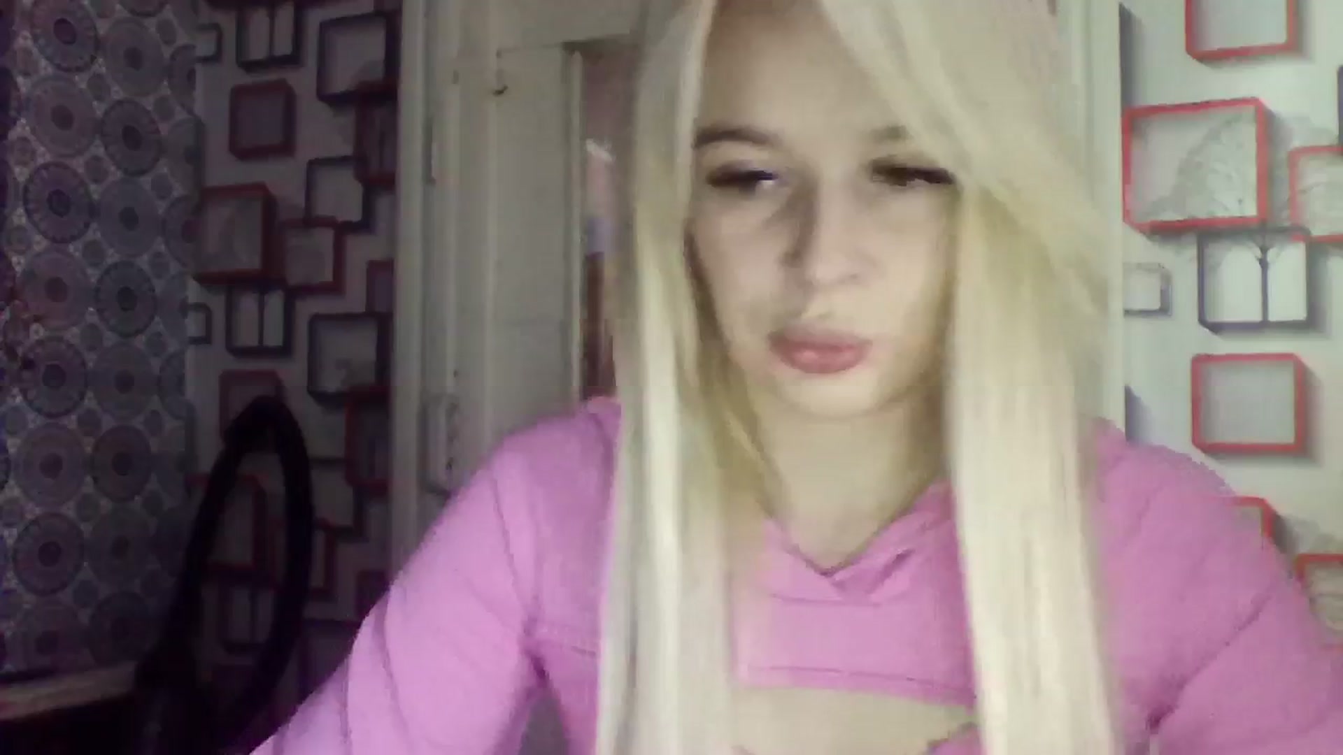Gallery image thumbnail from LilyGray's myfreecams stream on, 04/14/2025, 12:28 image 3 of 20