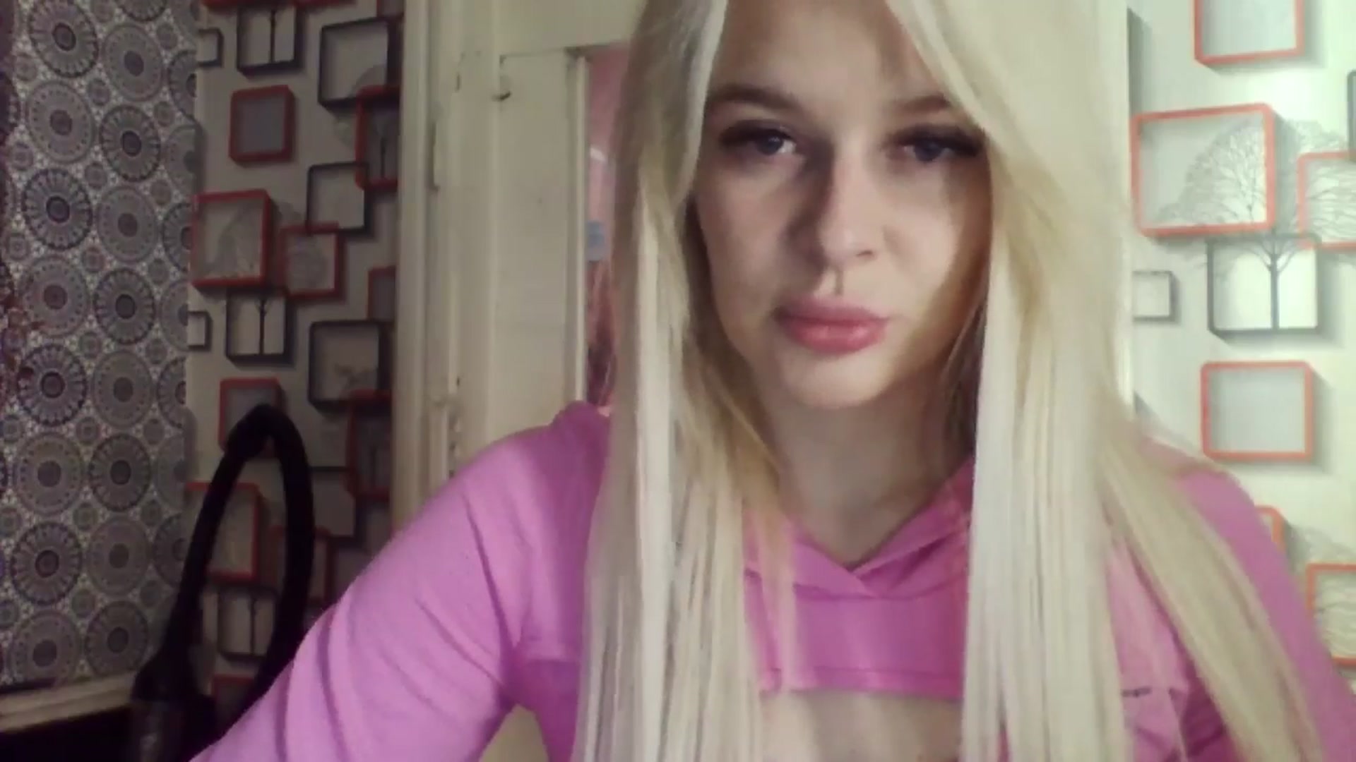 Gallery image thumbnail from LilyGray's myfreecams stream on, 04/14/2025, 12:28 image 14 of 20