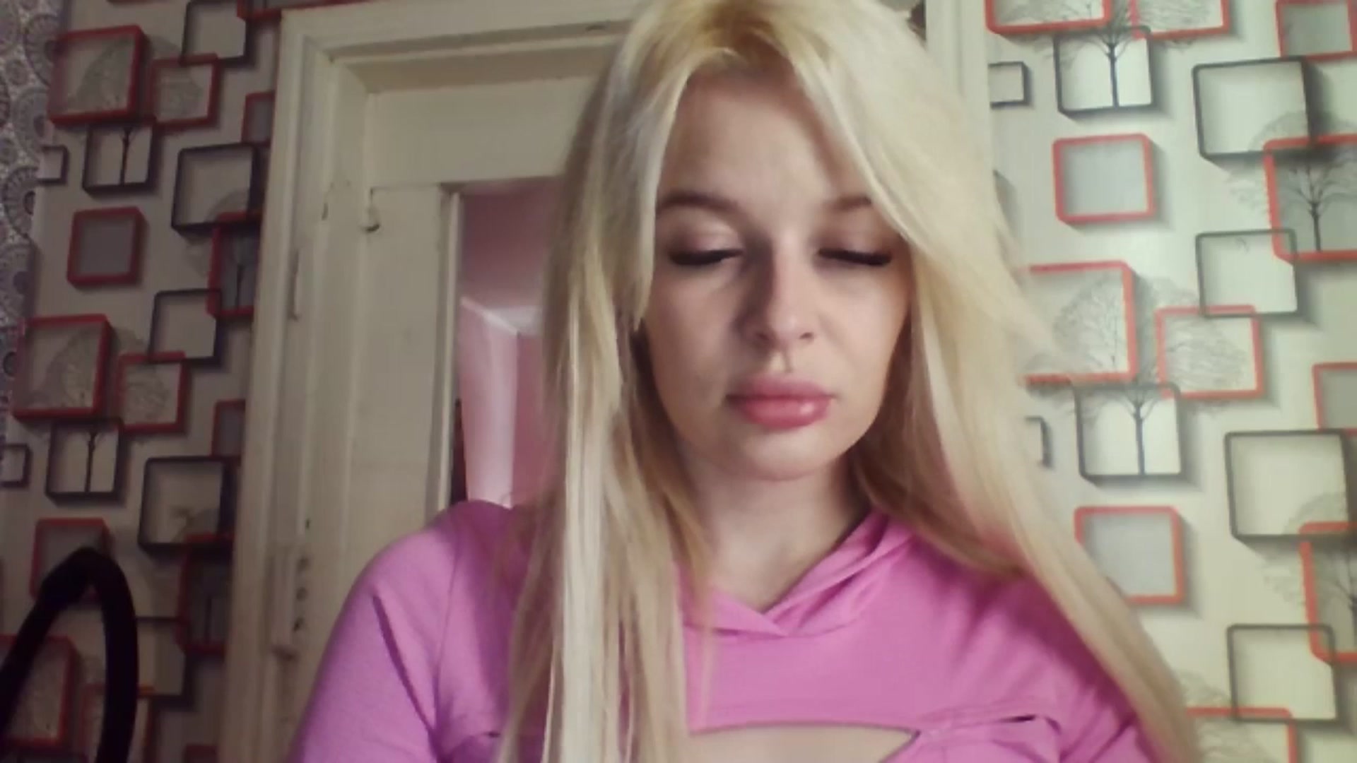 Gallery image thumbnail from LilyGray's myfreecams stream on, 04/14/2025, 13:06 image 11 of 20
