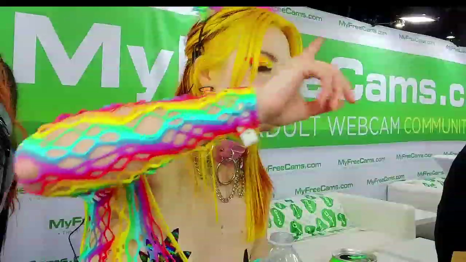 Gallery image thumbnail from LilyKush's myfreecams stream on, 04/23/2023, 24:12 image 9 of 20