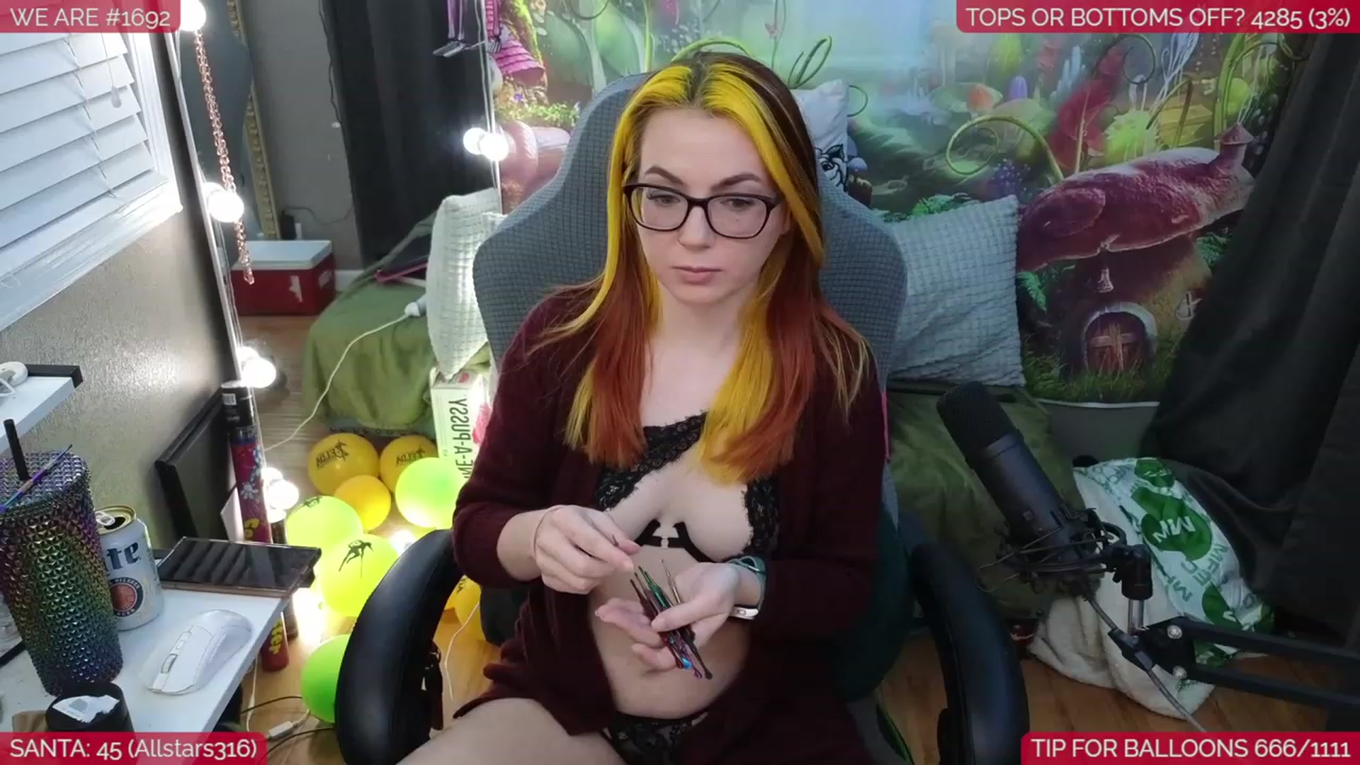 Gallery image thumbnail from LilyKush's myfreecams stream on, 12/06/2023, 05:08 image 10 of 20