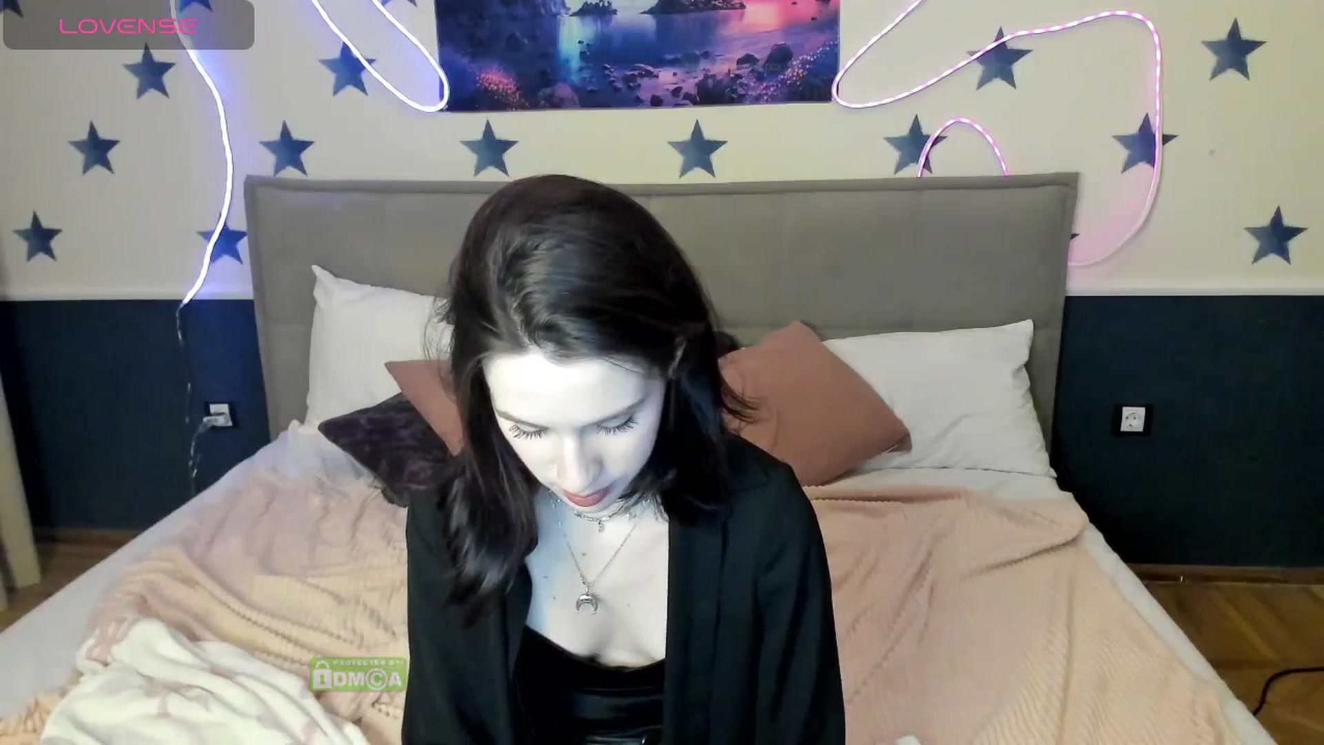 Gallery image thumbnail from LilyPoly's myfreecams stream on, 12/06/2025, 01:28 image 16 of 20
