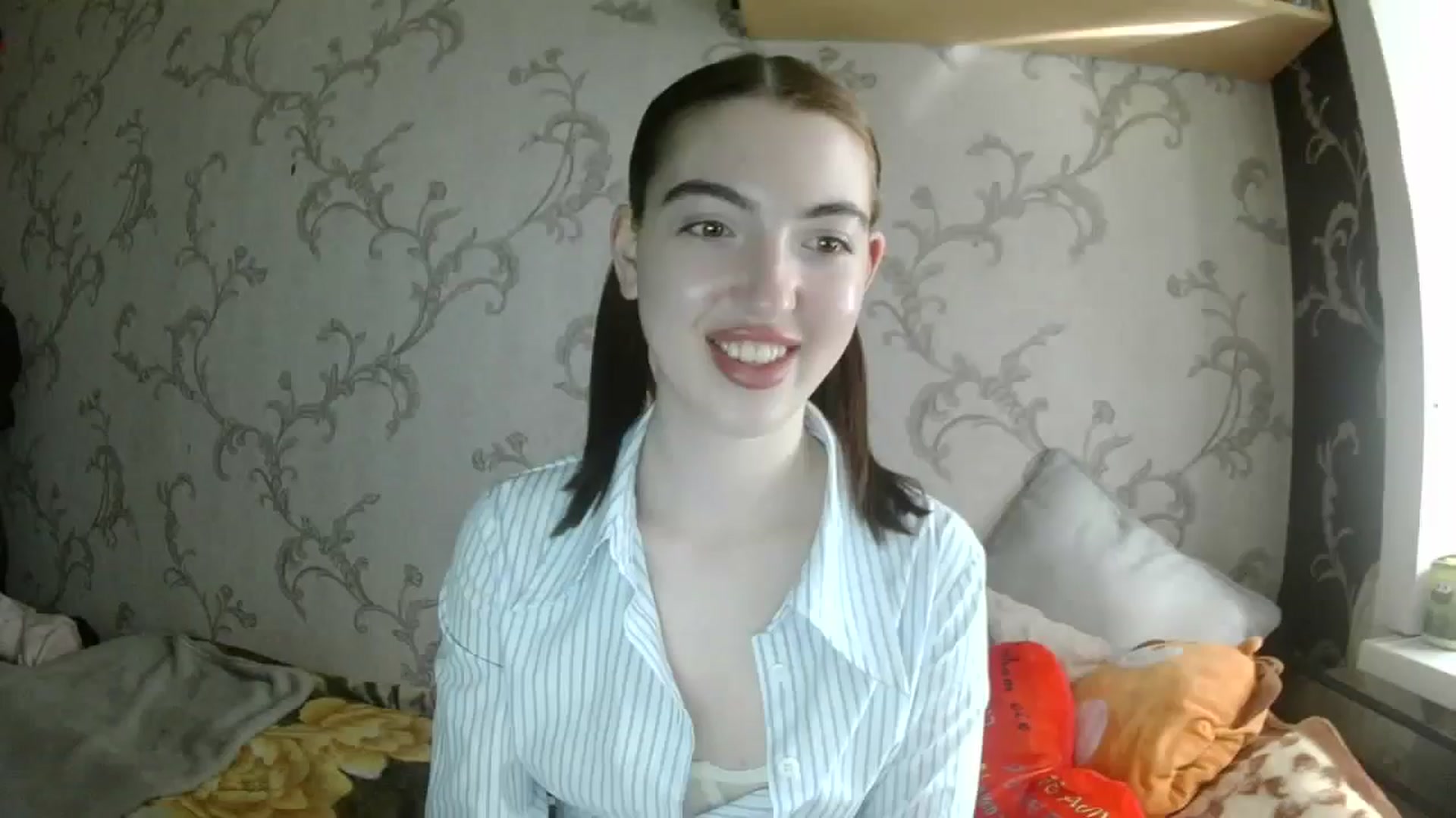 Gallery image thumbnail from LilyUrban's myfreecams stream on, 04/15/2026, 13:03 image 2 of 20