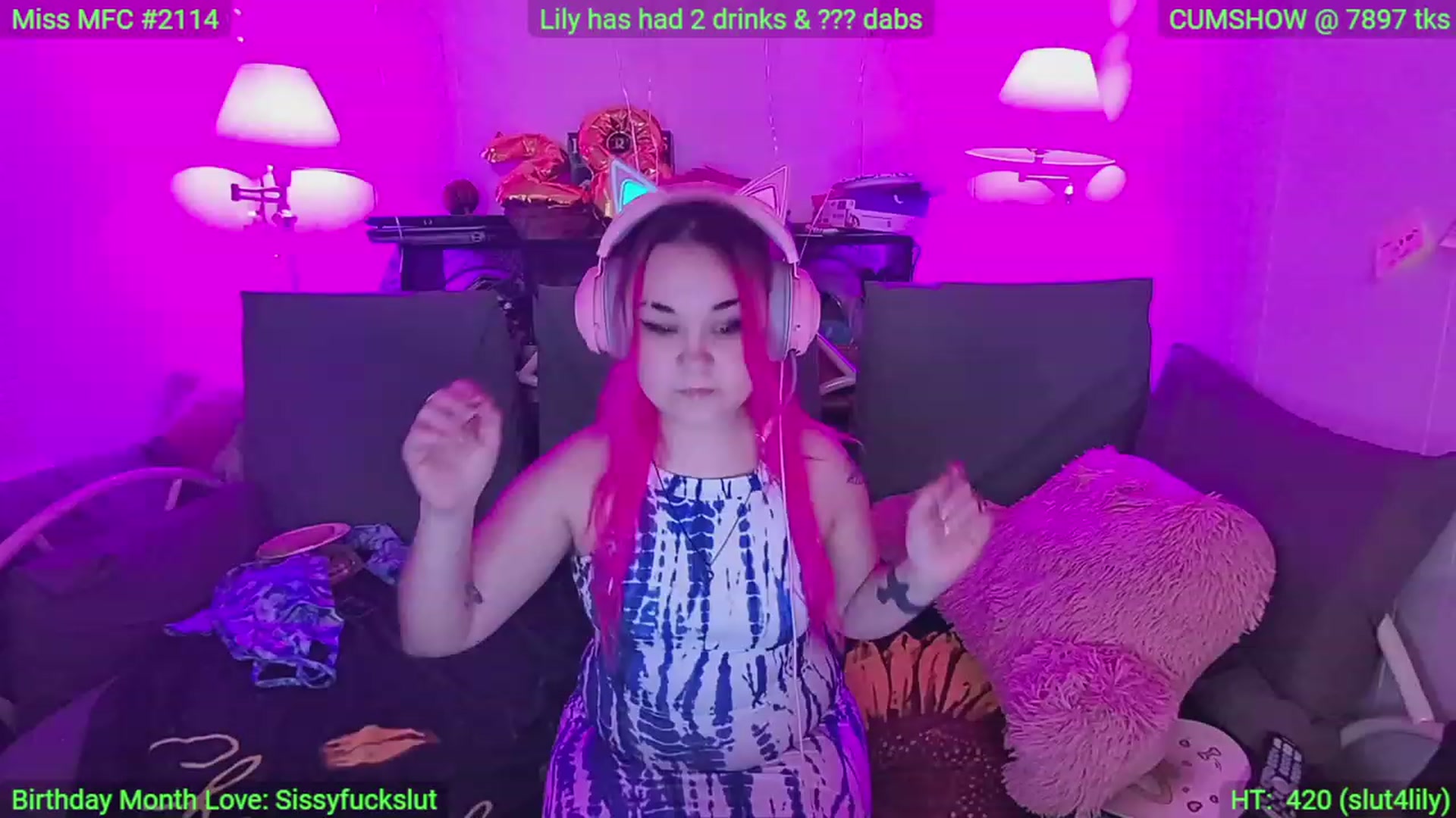Gallery image thumbnail from LilyWhite42O's myfreecams stream on, 03/20/2023, 24:25 image 2 of 20