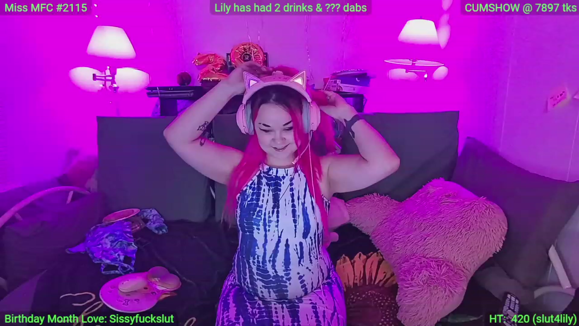 Gallery image thumbnail from LilyWhite42O's myfreecams stream on, 03/20/2023, 24:25 image 3 of 20