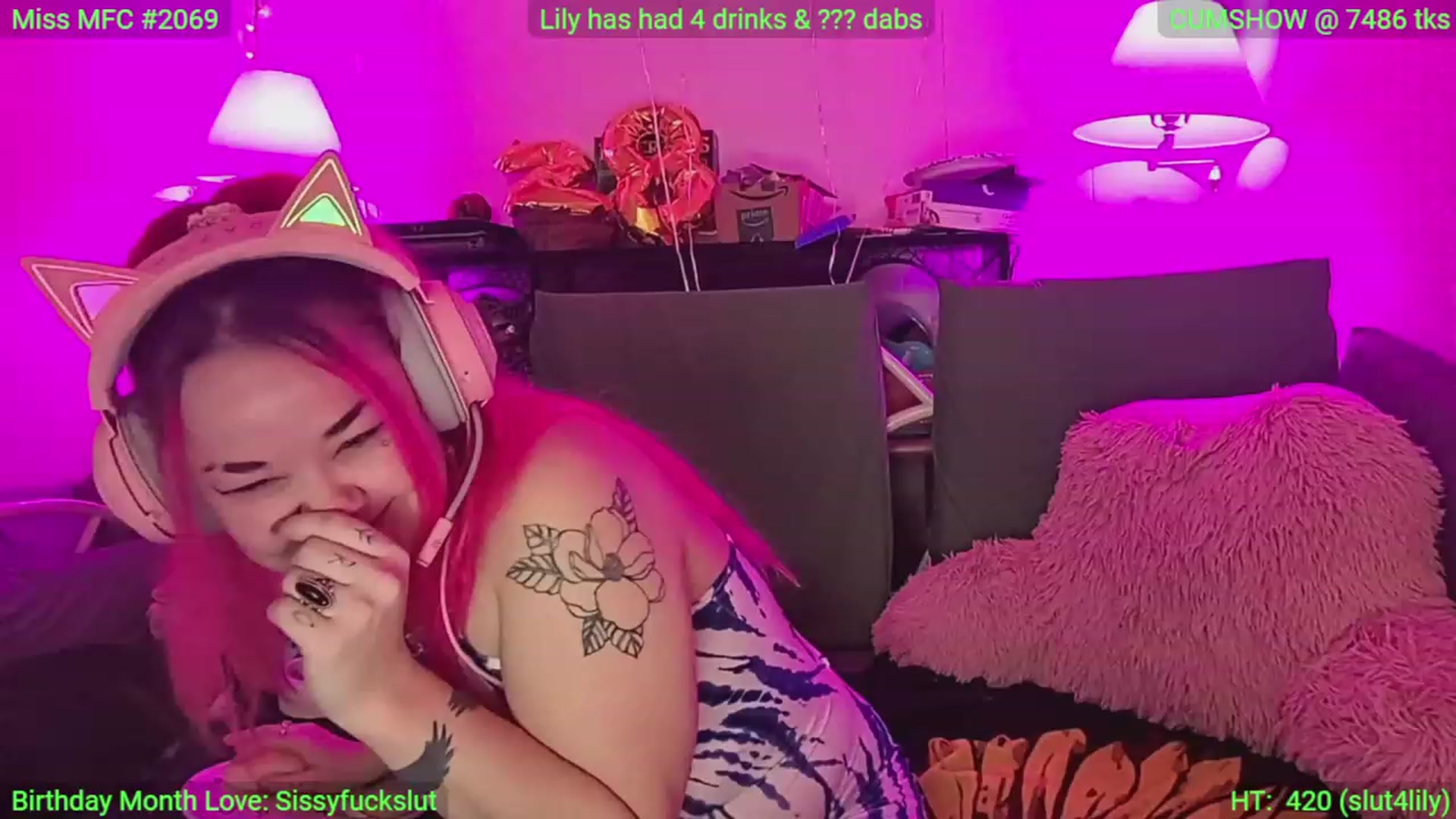 Gallery image thumbnail from LilyWhite42O's myfreecams stream on, 03/20/2023, 02:12 image 18 of 20