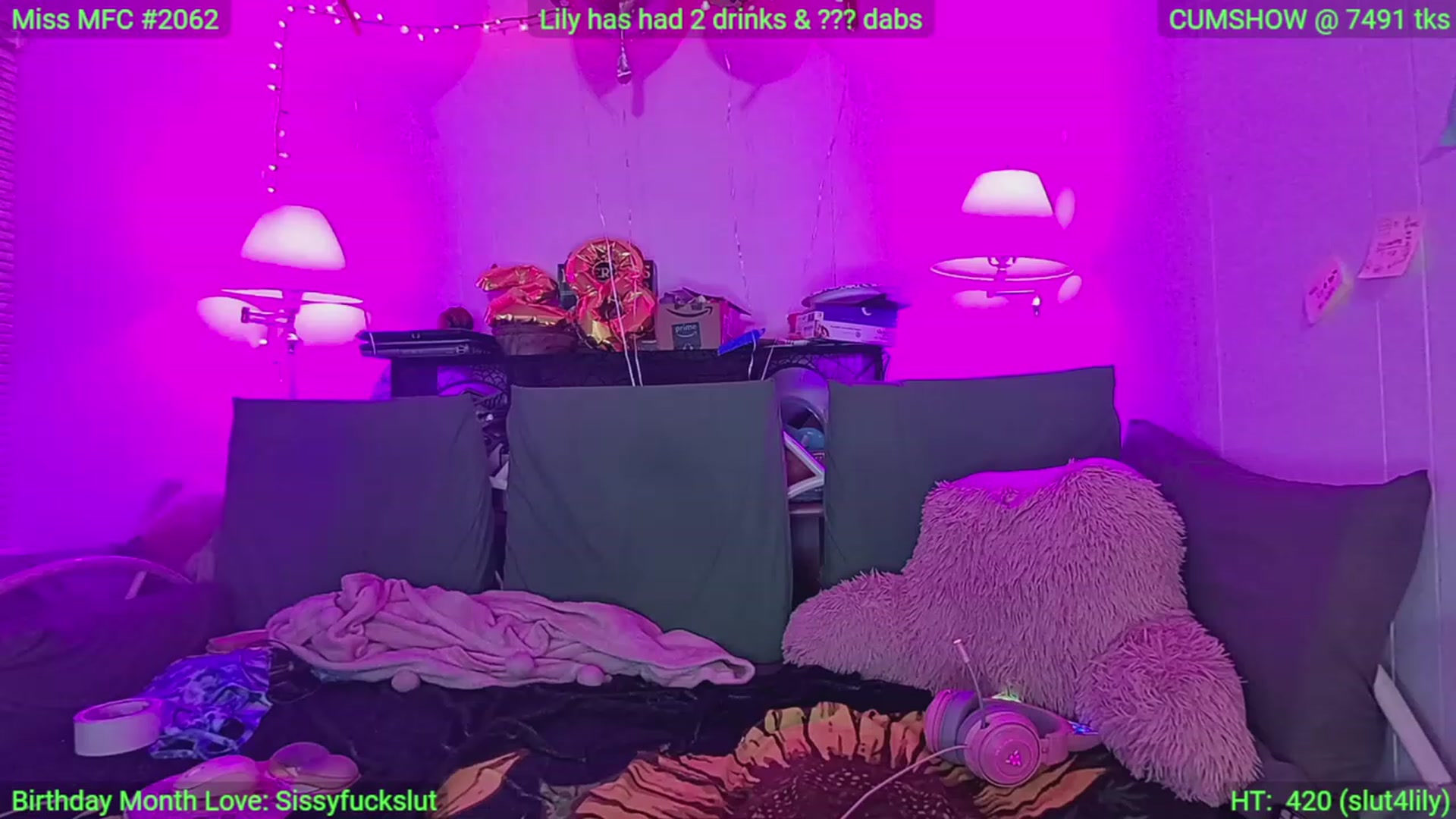 Gallery image thumbnail from LilyWhite42O's myfreecams stream on, 03/20/2023, 02:12 image 1 of 20