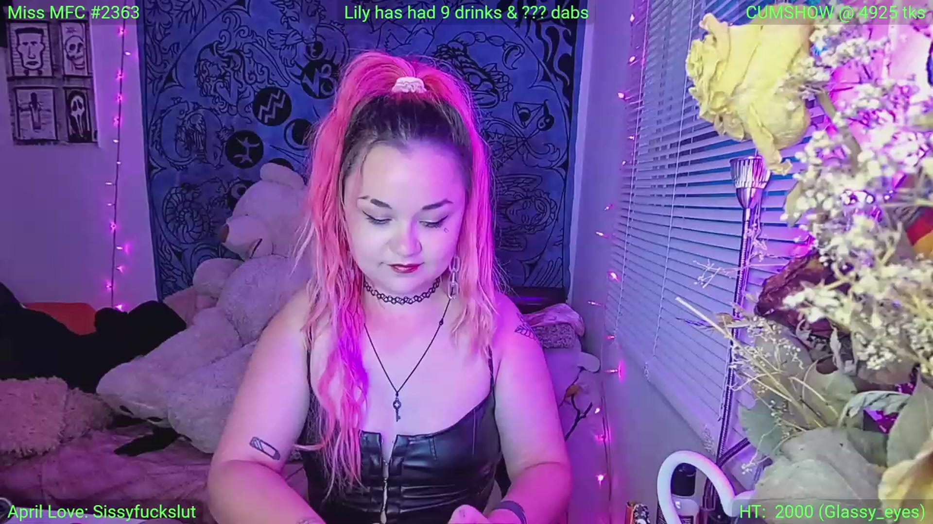 Gallery image thumbnail from LilyWhite42O's myfreecams stream on, 04/17/2023, 23:40 image 17 of 20