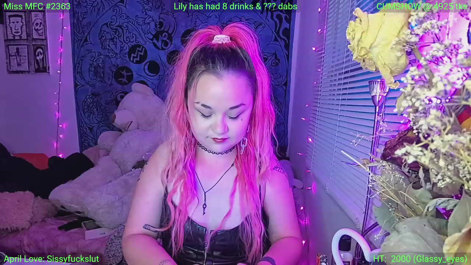 Gallery image thumbnail from LilyWhite42O's myfreecams stream on, 04/17/2023, 23:40 image 11 of 20