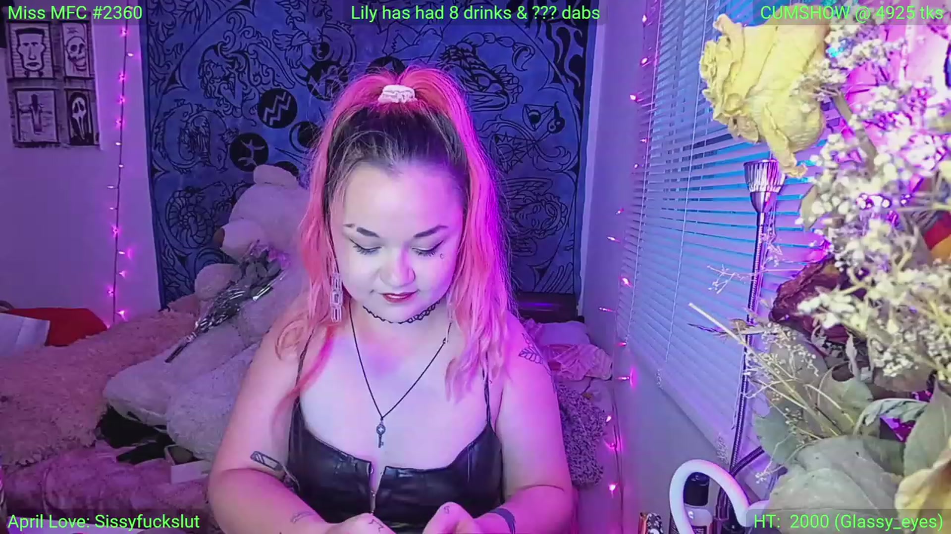 Gallery image thumbnail from LilyWhite42O's myfreecams stream on, 04/17/2023, 23:40 image 6 of 20