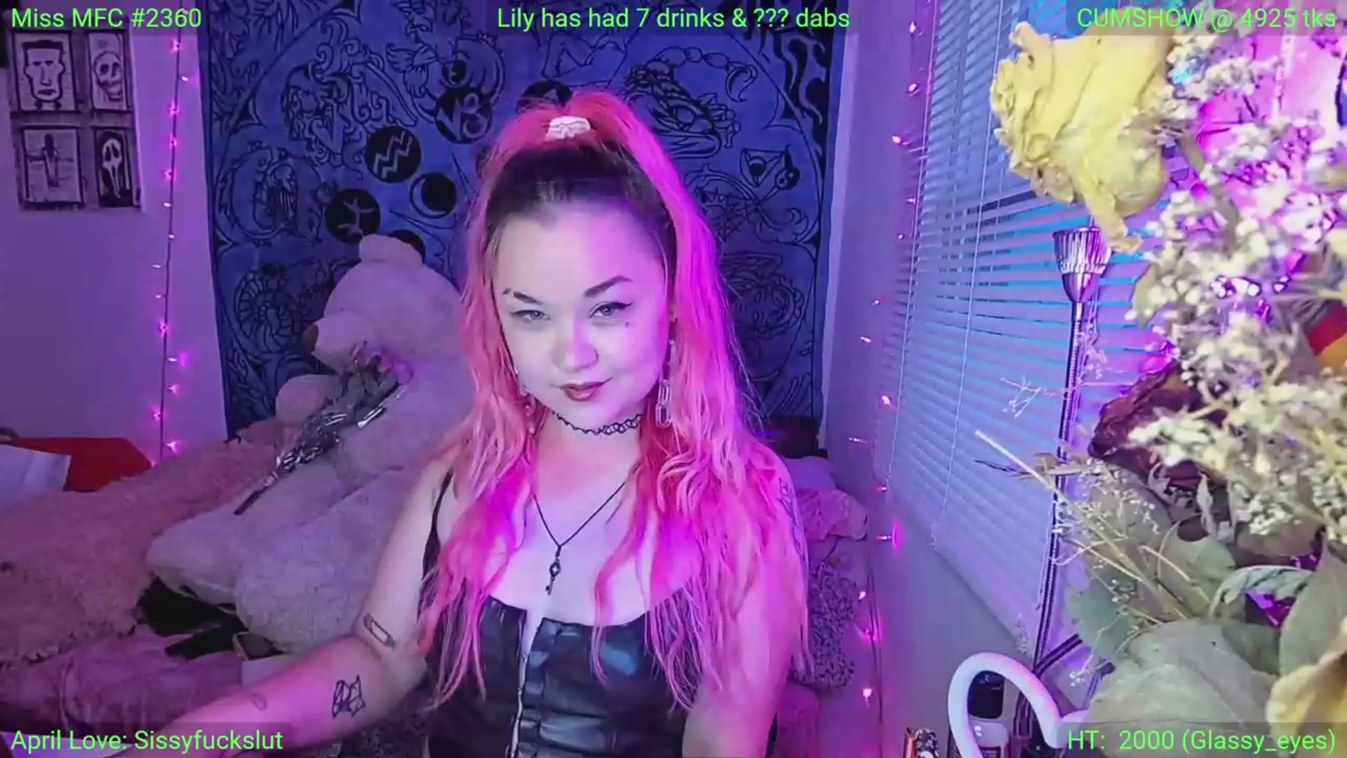 Gallery image thumbnail from LilyWhite42O's myfreecams stream on, 04/17/2023, 23:40 image 4 of 20