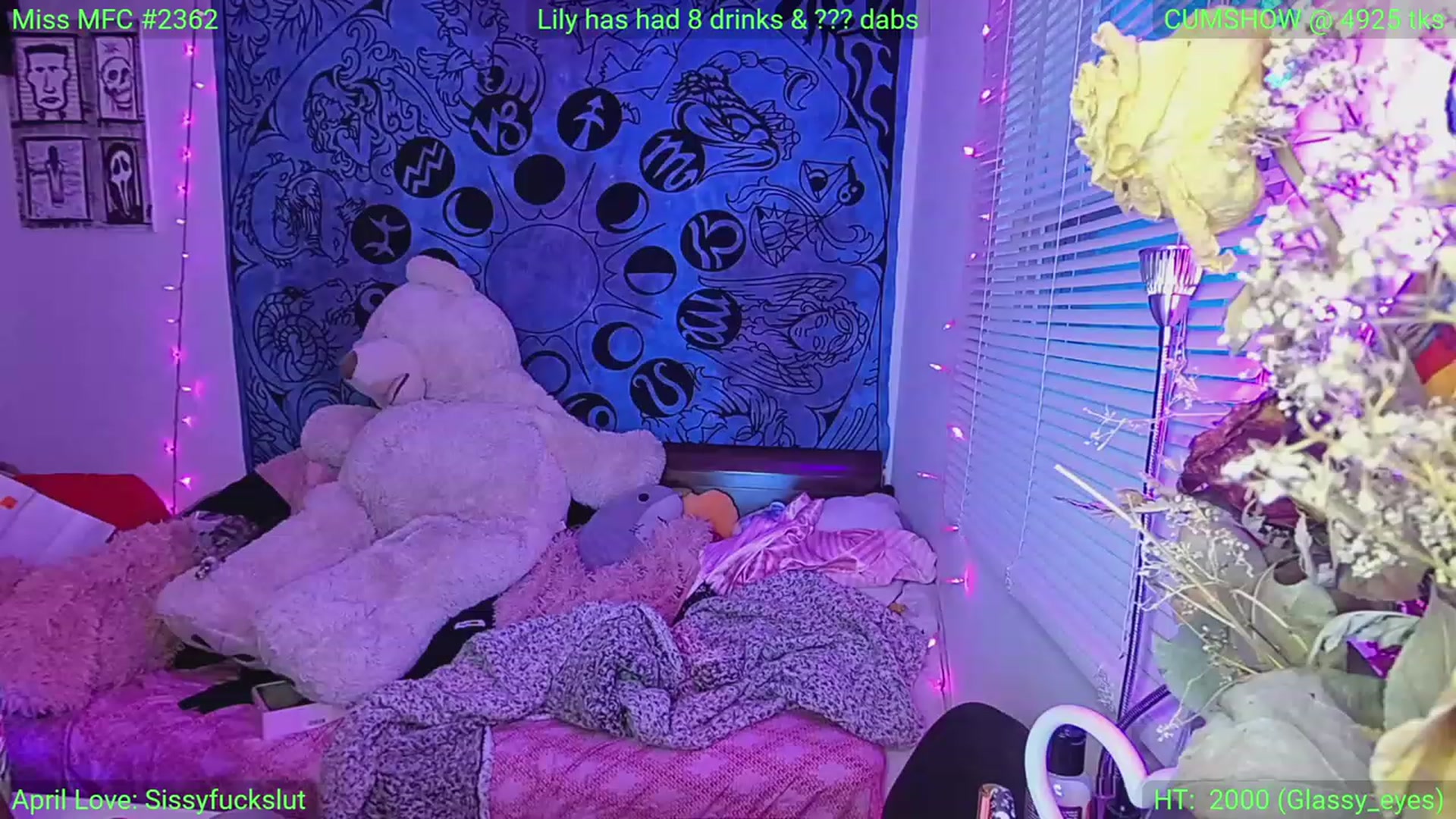 Gallery image thumbnail from LilyWhite42O's myfreecams stream on, 04/17/2023, 23:40 image 9 of 20