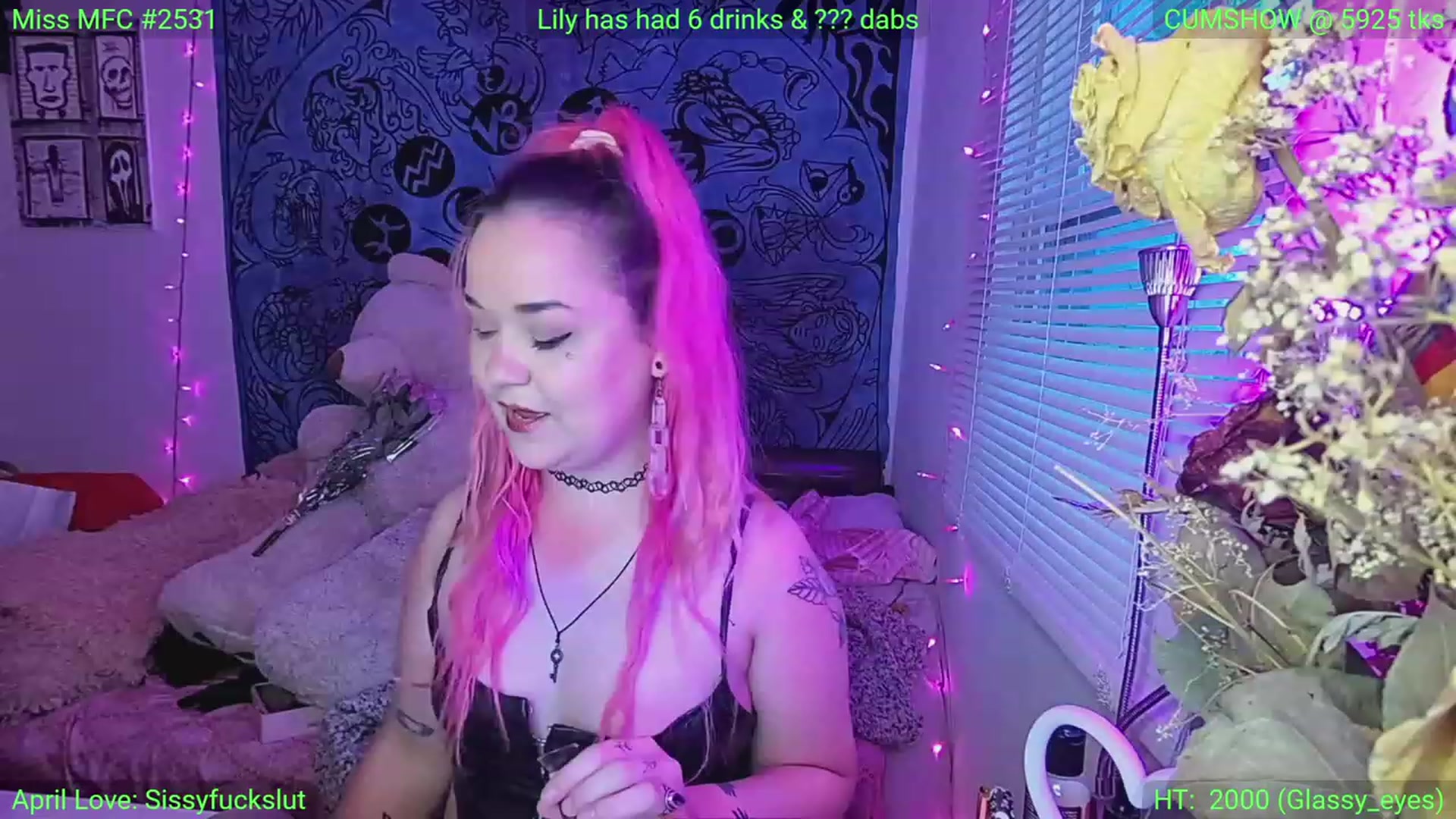 Gallery image thumbnail from LilyWhite42O's myfreecams stream on, 04/17/2023, 23:40 image 2 of 20
