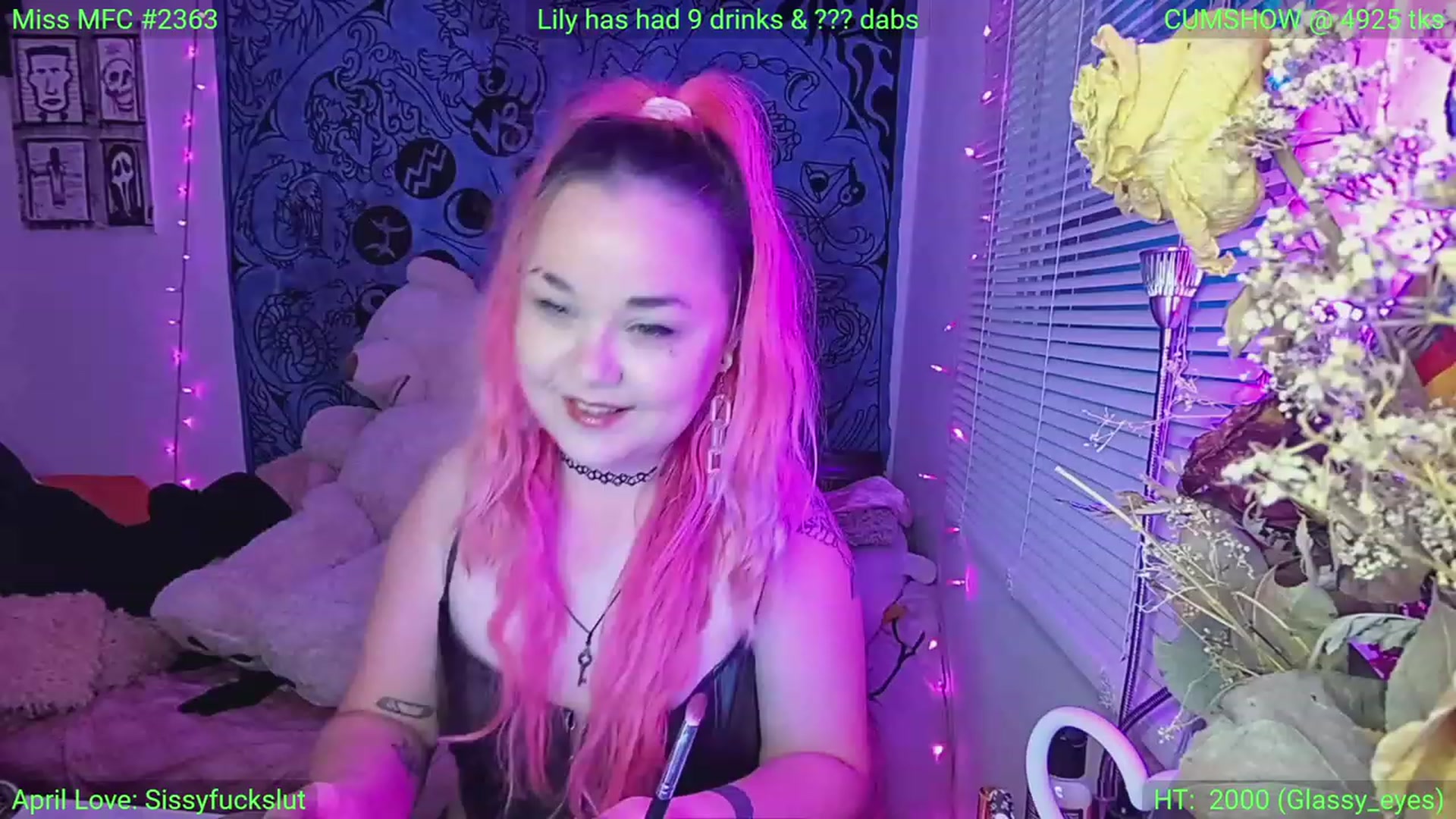 Gallery image thumbnail from LilyWhite42O's myfreecams stream on, 04/17/2023, 23:40 image 13 of 20