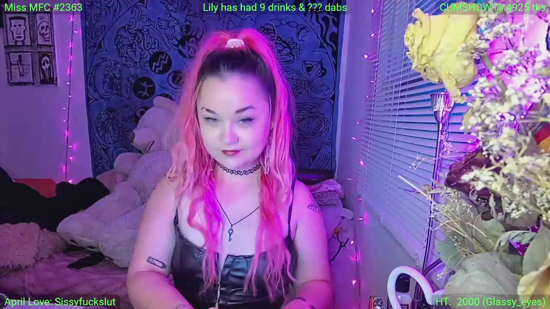 Gallery image thumbnail from LilyWhite42O's myfreecams stream on, 04/17/2023, 23:40 image 15 of 20