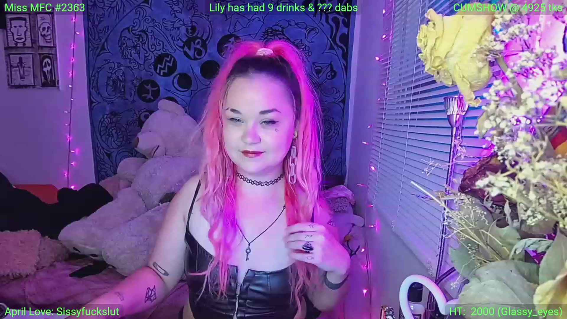 Gallery image thumbnail from LilyWhite42O's myfreecams stream on, 04/17/2023, 23:40 image 14 of 20