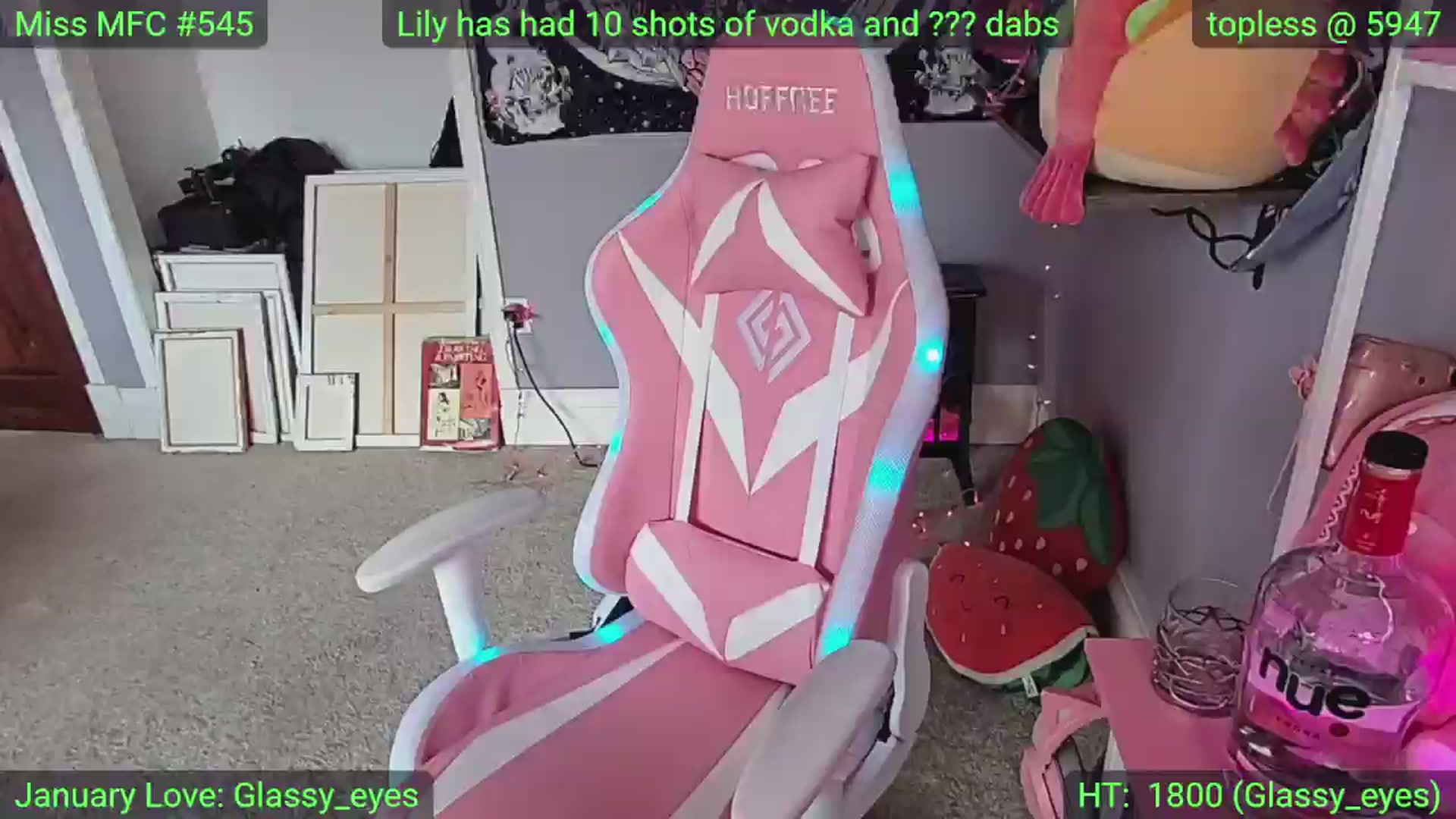 Gallery image thumbnail from LilyWhite42O's myfreecams stream on, 01/03/2025, 16:31 image 14 of 20