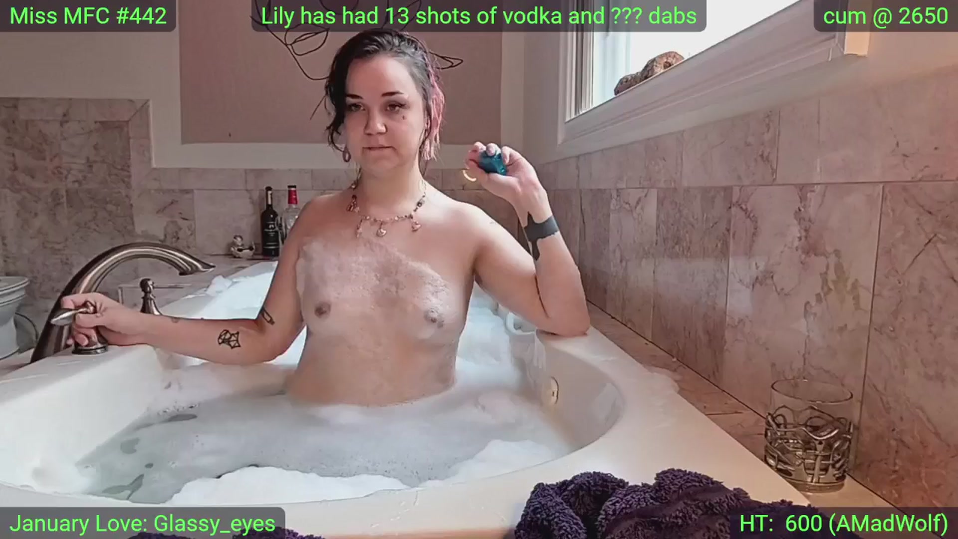 Gallery image thumbnail from LilyWhite42O's myfreecams stream on, 01/04/2025, 20:35 image 14 of 20