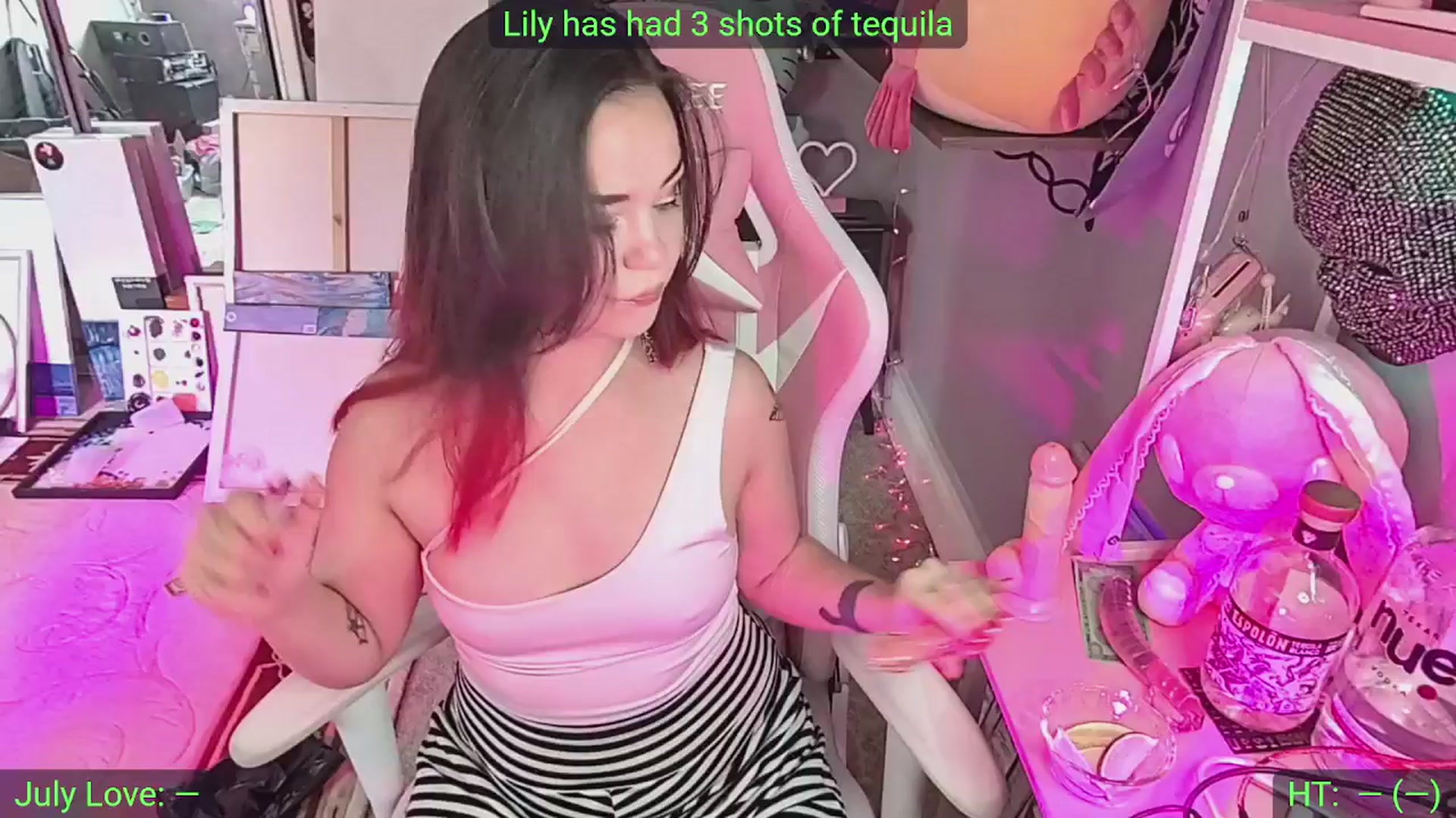 Gallery image thumbnail from LilyWhite42O's myfreecams stream on, 07/01/2025, 20:59 image 6 of 20