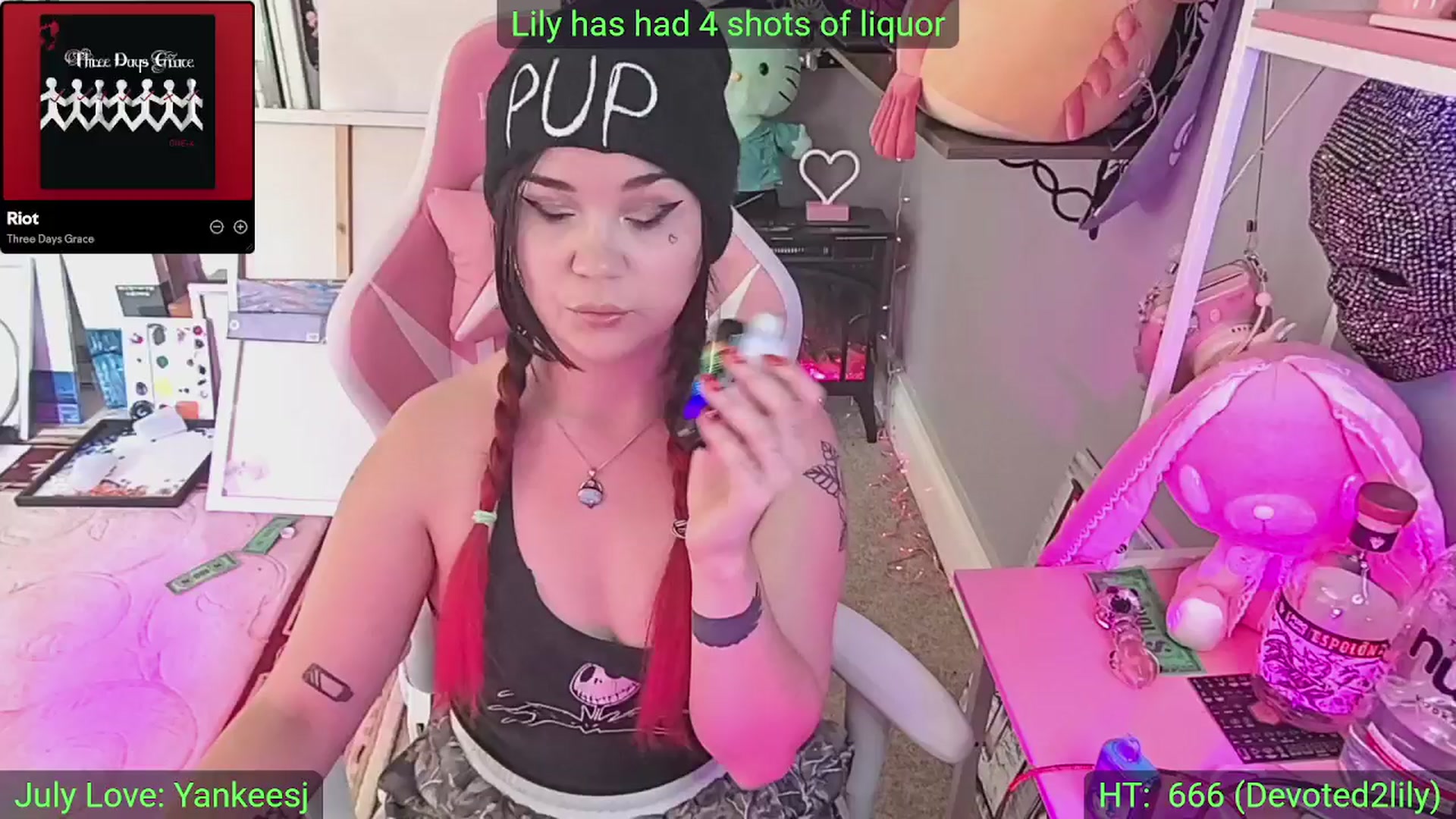 Gallery image thumbnail from LilyWhite42O's myfreecams stream on, 07/06/2025, 21:59 image 17 of 20