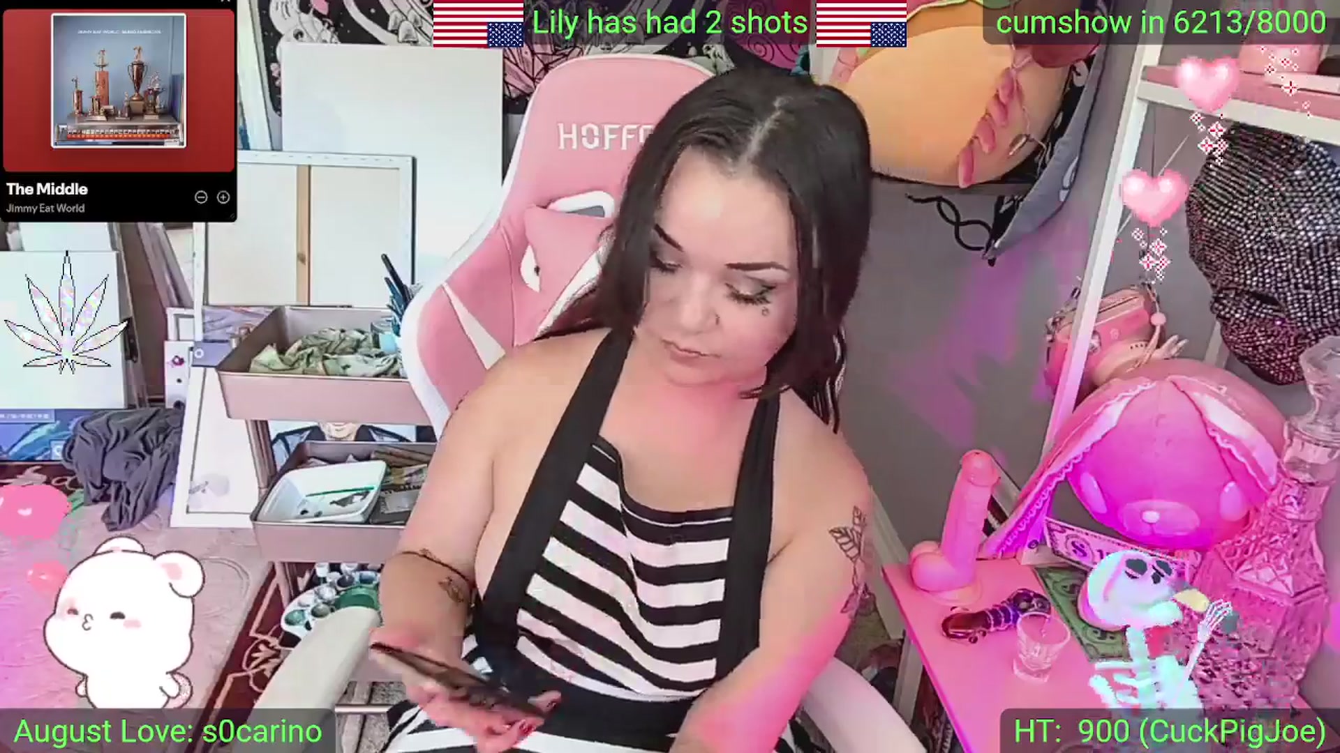 Gallery image thumbnail from LilyWhite42O's myfreecams stream on, 08/22/2025, 20:35 image 12 of 20
