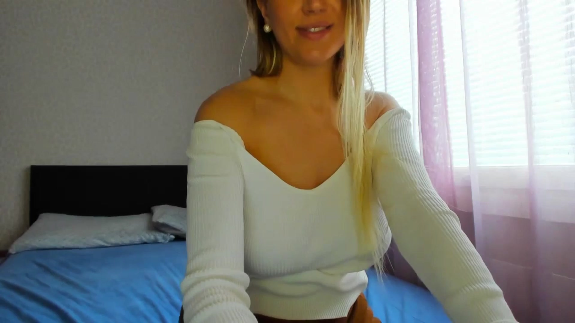 Gallery image thumbnail from Lily_8's myfreecams stream on, 09/15/2025, 13:26 image 14 of 20