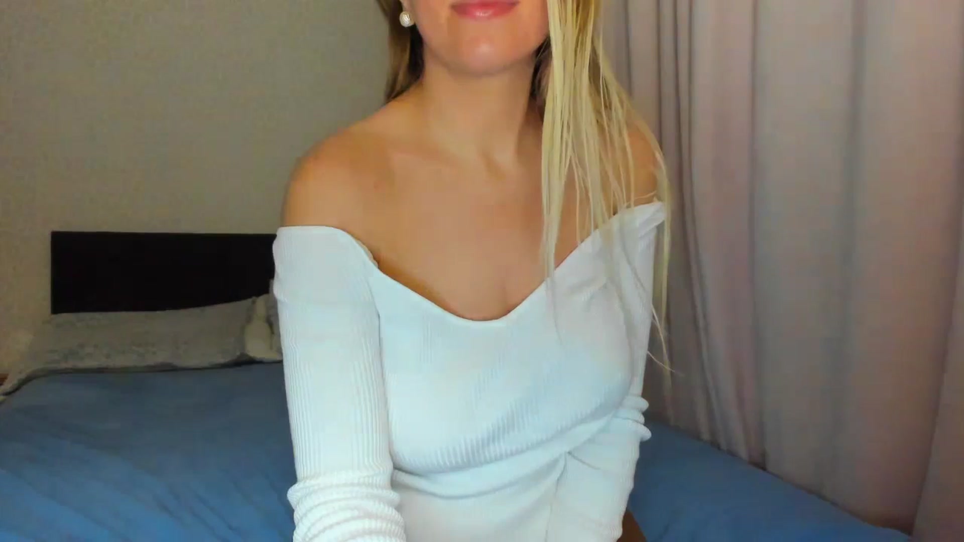 Gallery image thumbnail from Lily_8's myfreecams stream on, 09/15/2025, 21:11 image 7 of 20