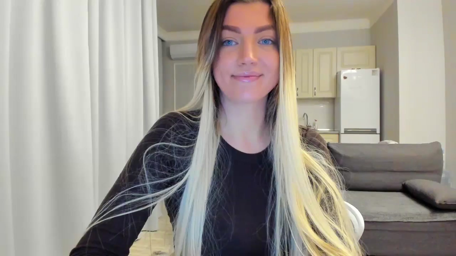 Gallery image thumbnail from Lily_8's myfreecams stream on, 10/21/2025, 16:25 image 5 of 20