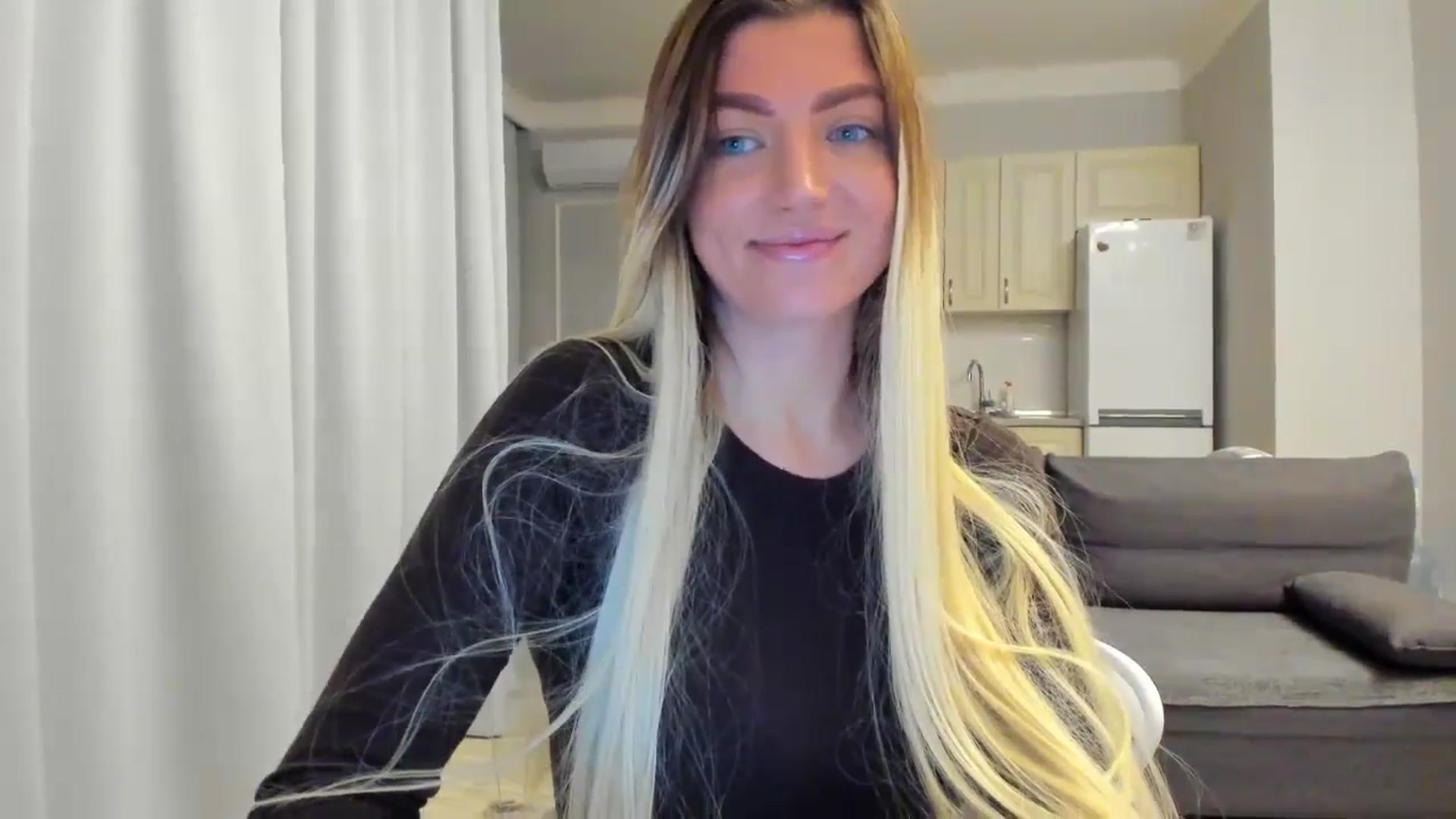 Gallery image thumbnail from Lily_8's myfreecams stream on, 10/21/2025, 16:25 image 7 of 20