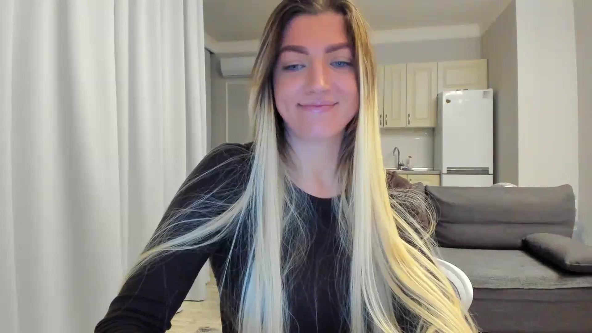 Gallery image thumbnail from Lily_8's myfreecams stream on, 10/21/2025, 16:25 image 17 of 20