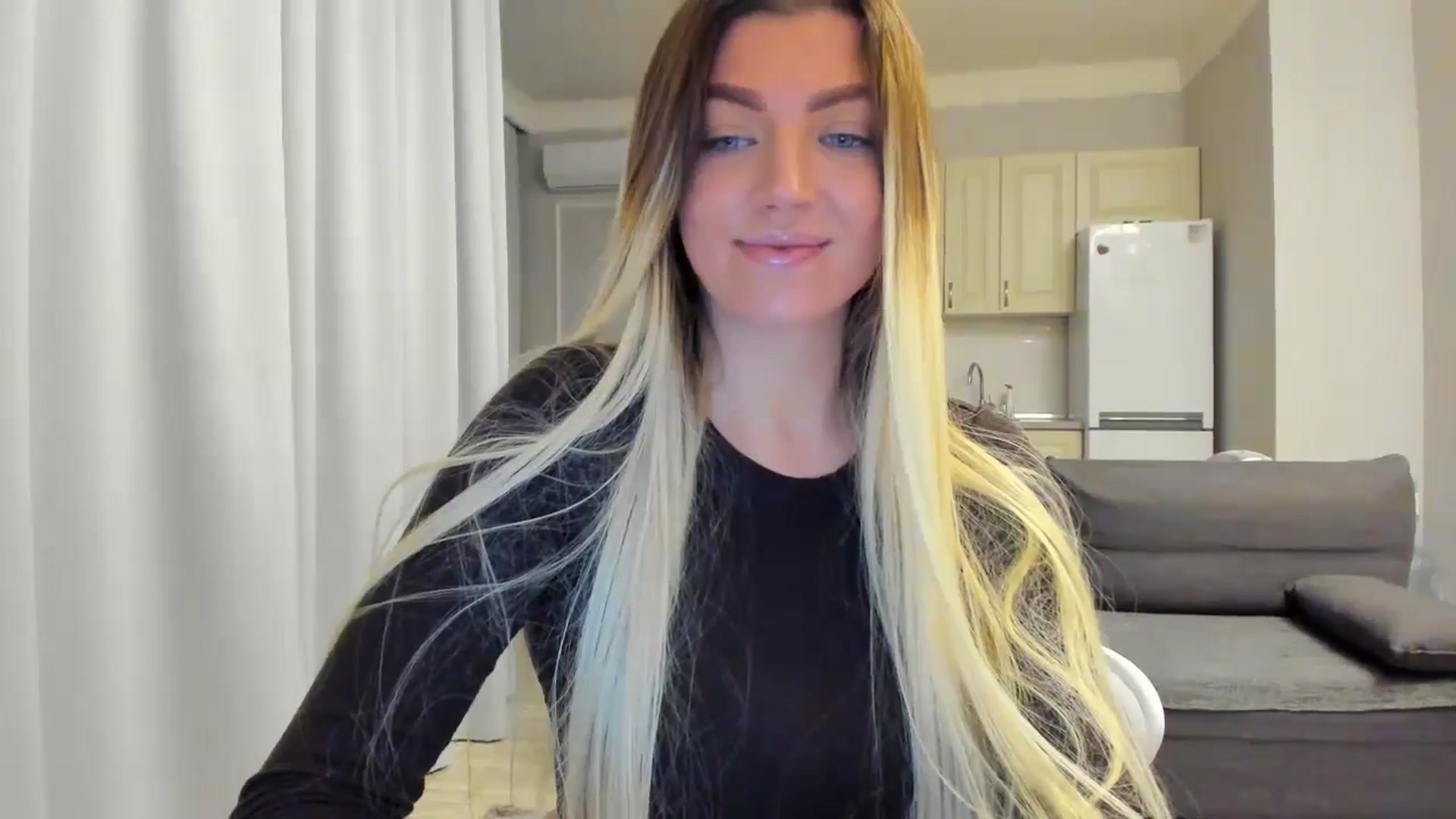 Gallery image thumbnail from Lily_8's myfreecams stream on, 10/21/2025, 16:25 image 3 of 20