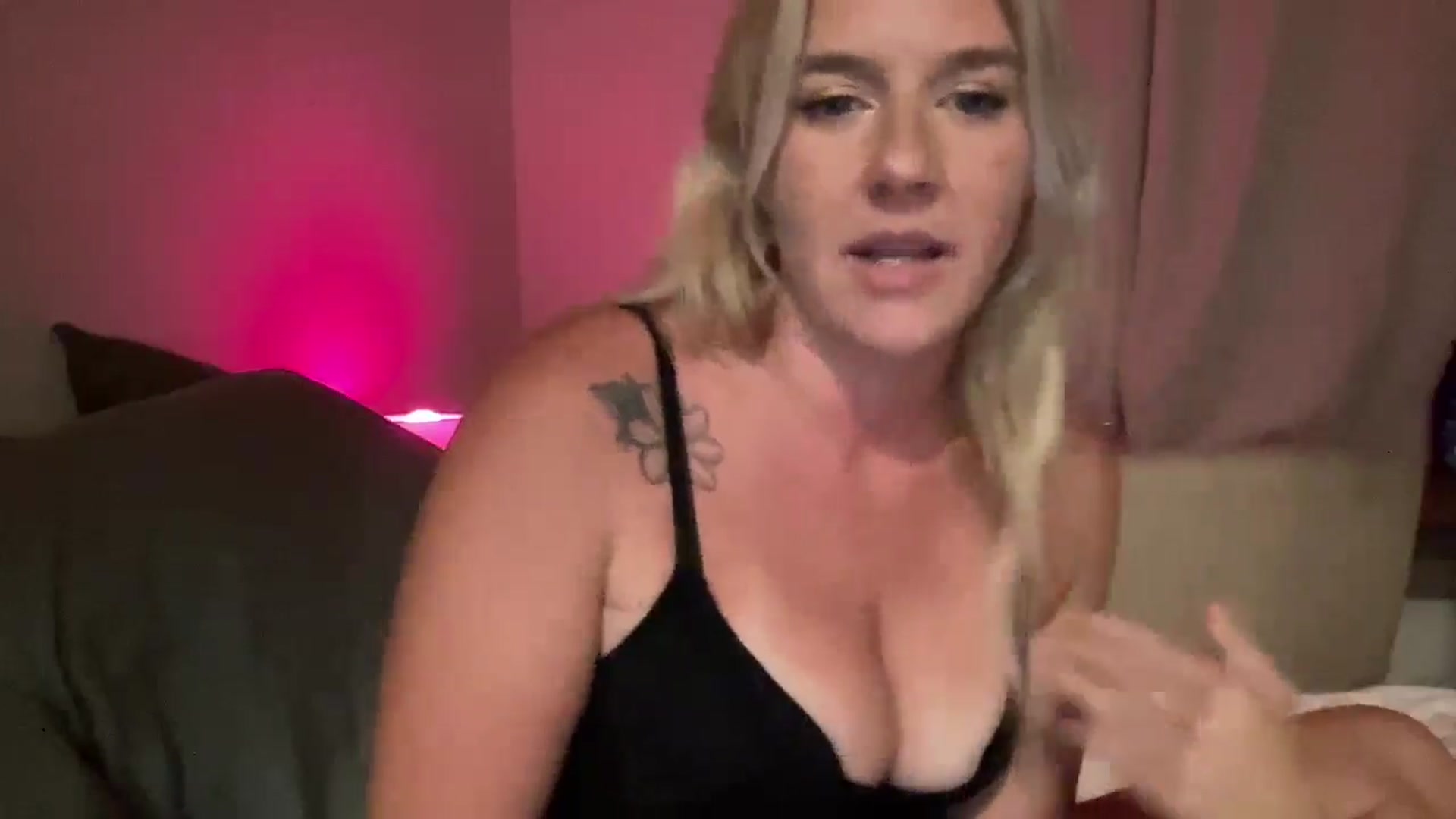Gallery image thumbnail from Lily_Kell's myfreecams stream on, 04/24/2025, 01:41 image 12 of 20