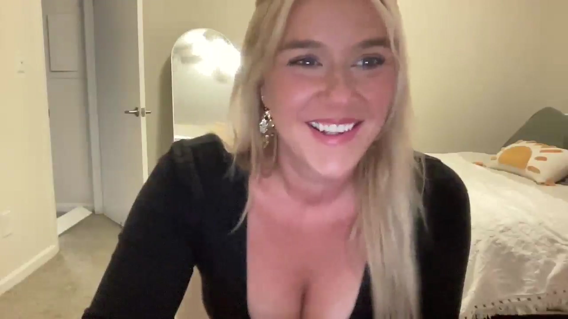 Gallery image thumbnail from Lily_Kell's myfreecams stream on, 04/29/2025, 01:16 image 5 of 20