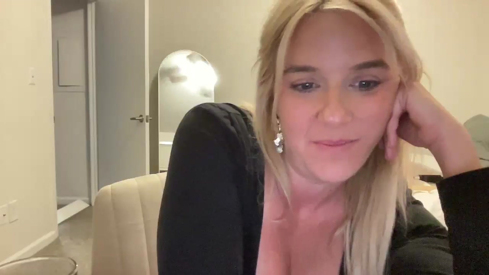 Gallery image thumbnail from Lily_Kell's myfreecams stream on, 04/29/2025, 04:06 image 12 of 20