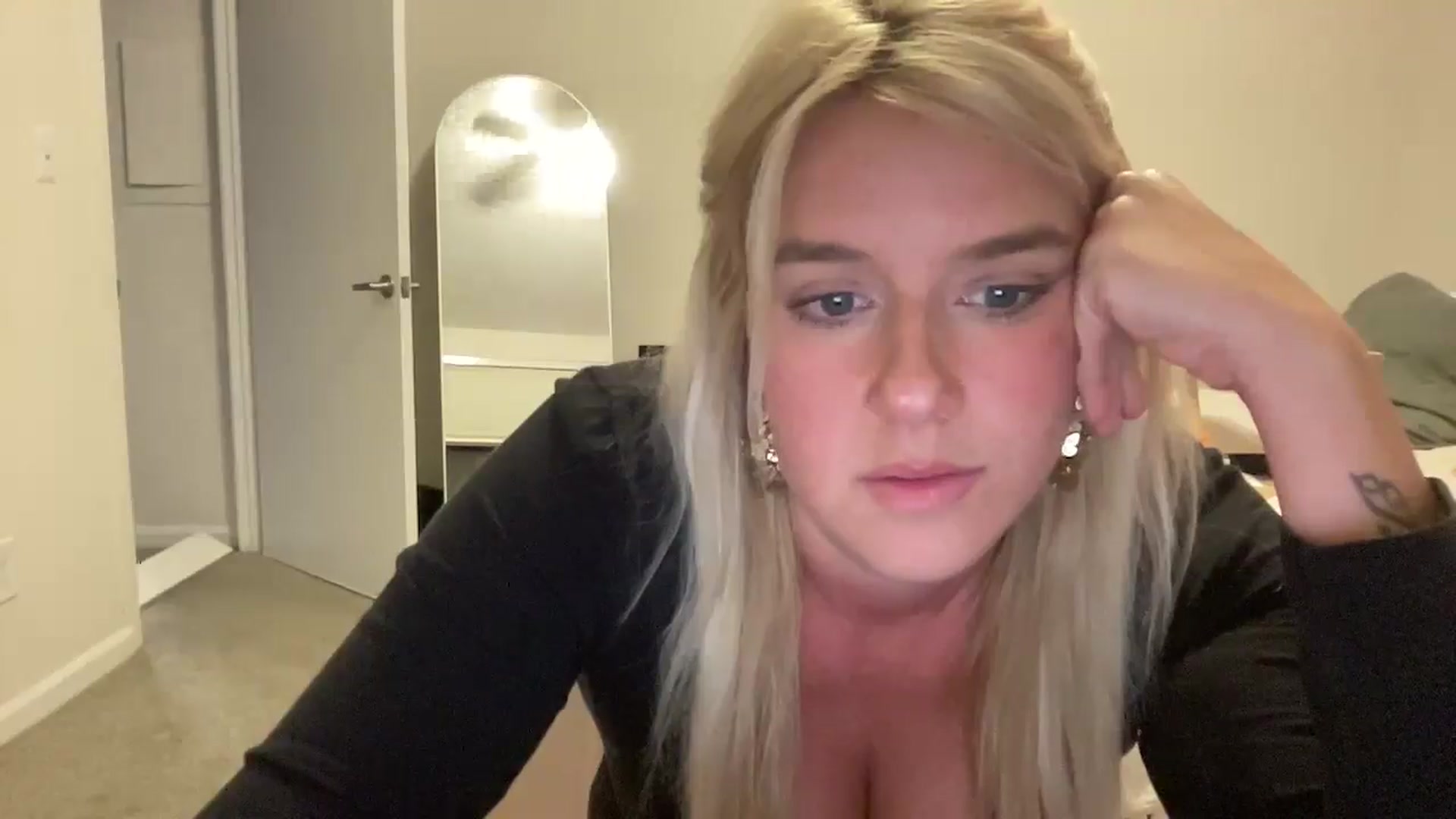 Gallery image thumbnail from Lily_Kell's myfreecams stream on, 04/29/2025, 04:06 image 4 of 20