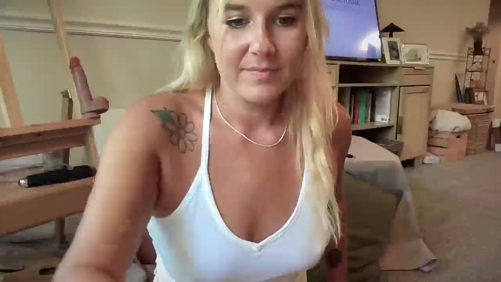 Gallery image thumbnail from Lily_Kell's myfreecams stream on, 06/29/2025, 17:23 image 13 of 20