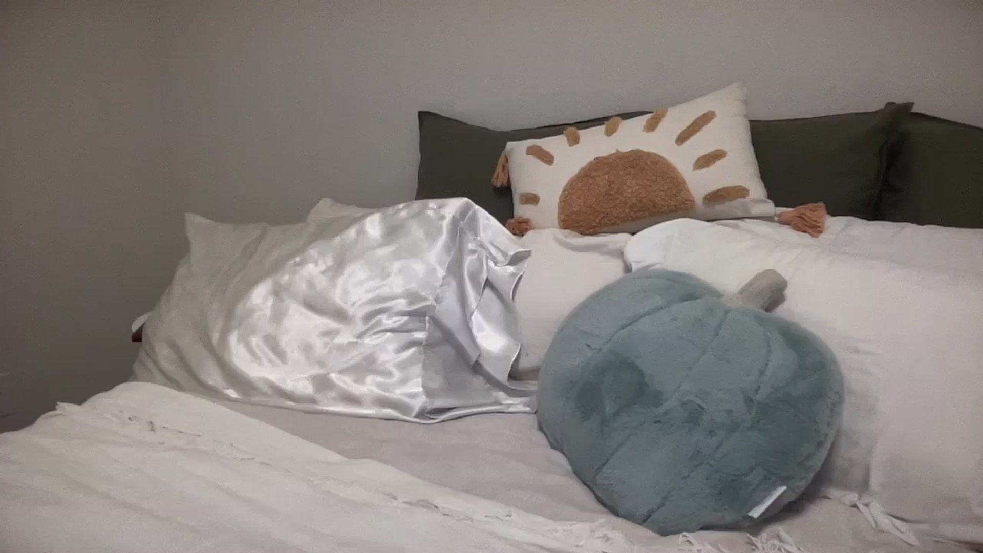 Gallery image thumbnail from Lily_Kell's myfreecams stream on, 09/20/2025, 24:08 image 17 of 20