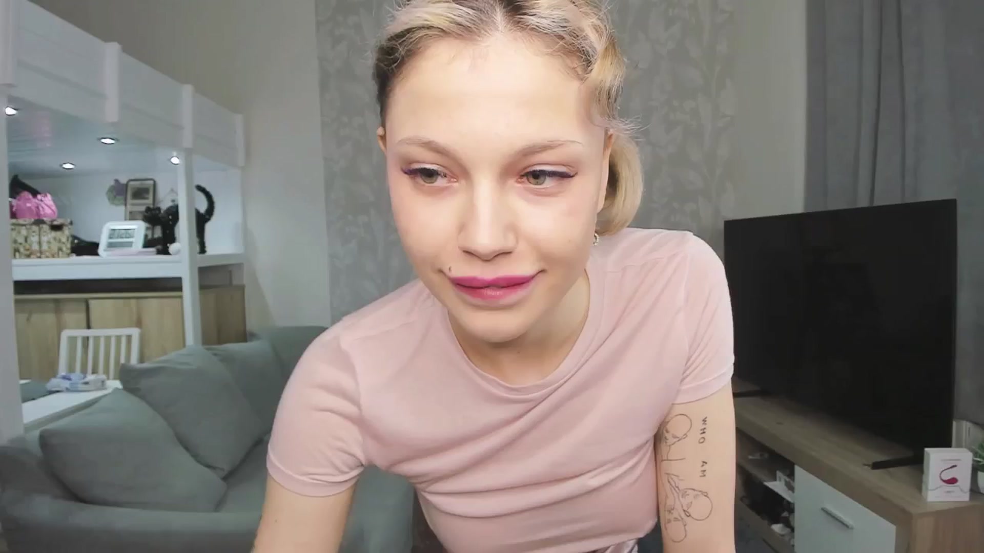 Gallery image thumbnail from Lily_Rader19's myfreecams stream on, 03/26/2025, 20:50 image 12 of 20