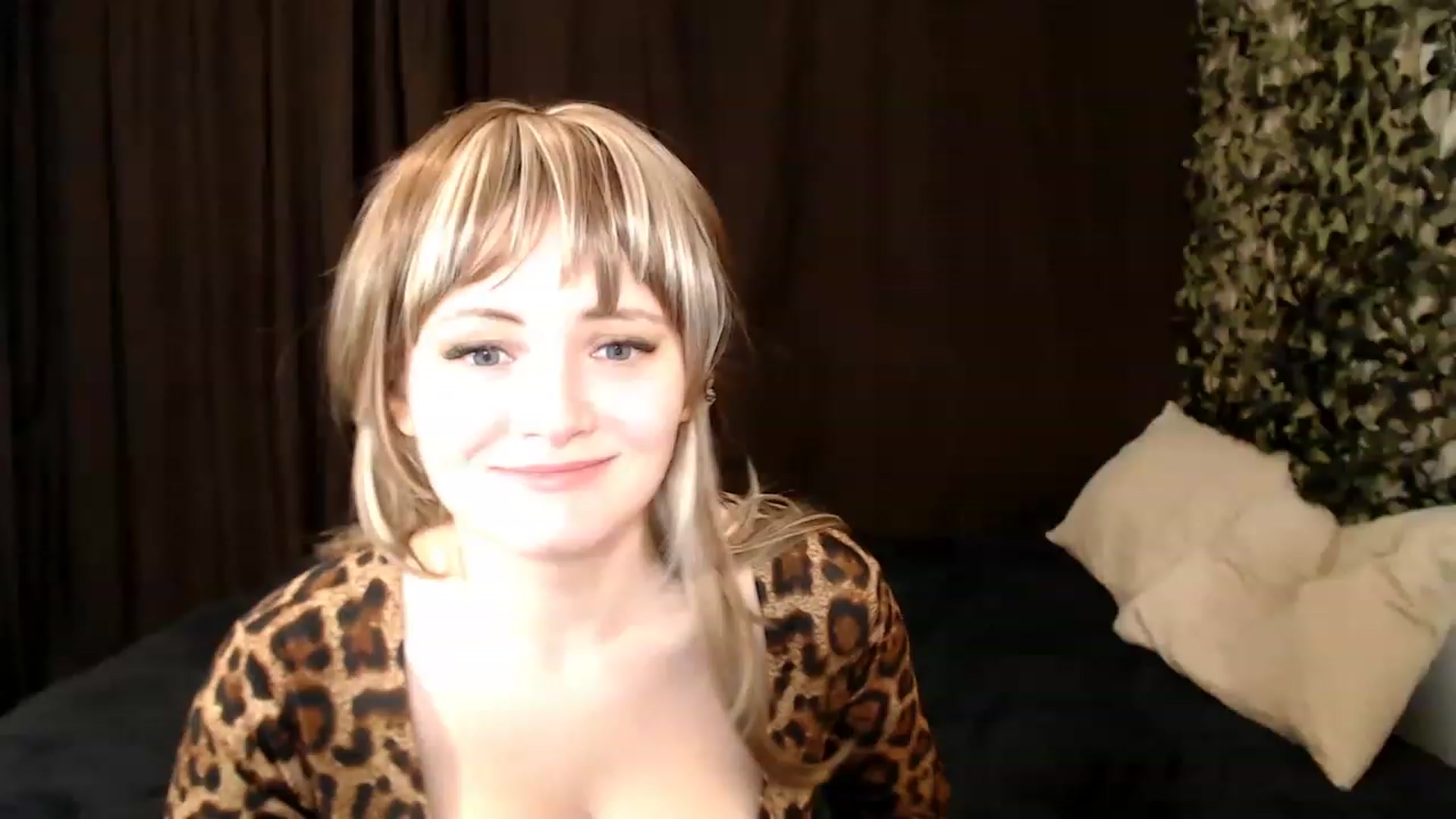 Gallery image thumbnail from Lily_Vitae's myfreecams stream on, 12/02/2022, 21:45 image 16 of 20