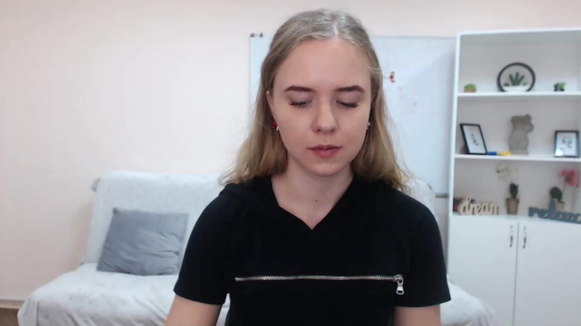 Gallery image thumbnail from Limana_xo's myfreecams stream on, 07/20/2023, 13:11 image 6 of 20