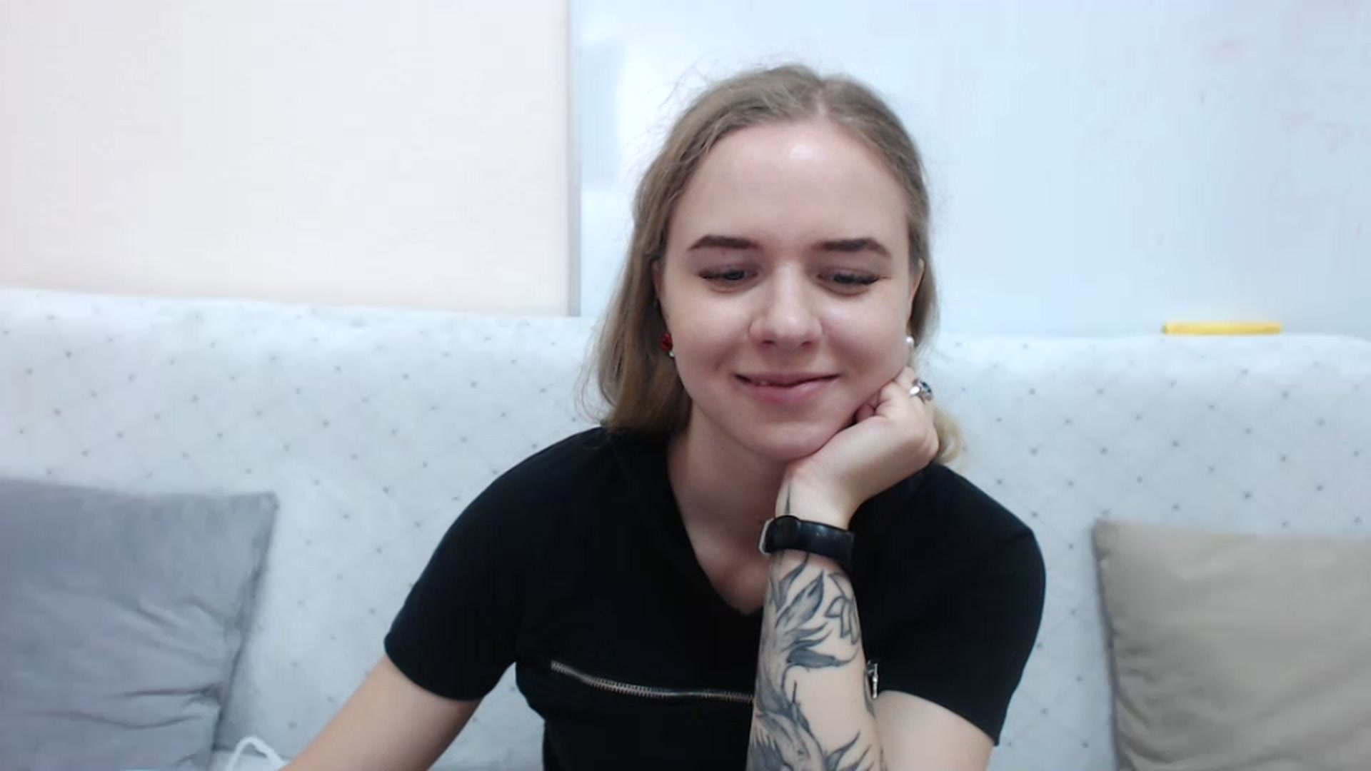 Gallery image thumbnail from Limana_xo's myfreecams stream on, 07/20/2023, 13:11 image 14 of 20