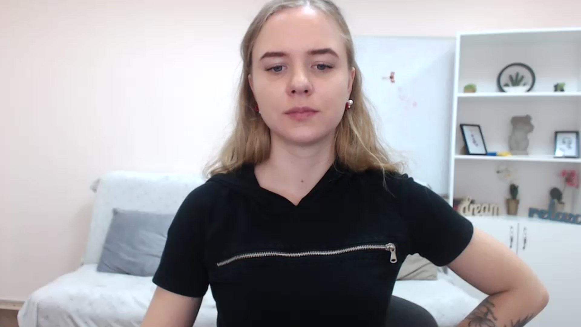 Gallery image thumbnail from Limana_xo's myfreecams stream on, 07/20/2023, 13:11 image 7 of 20