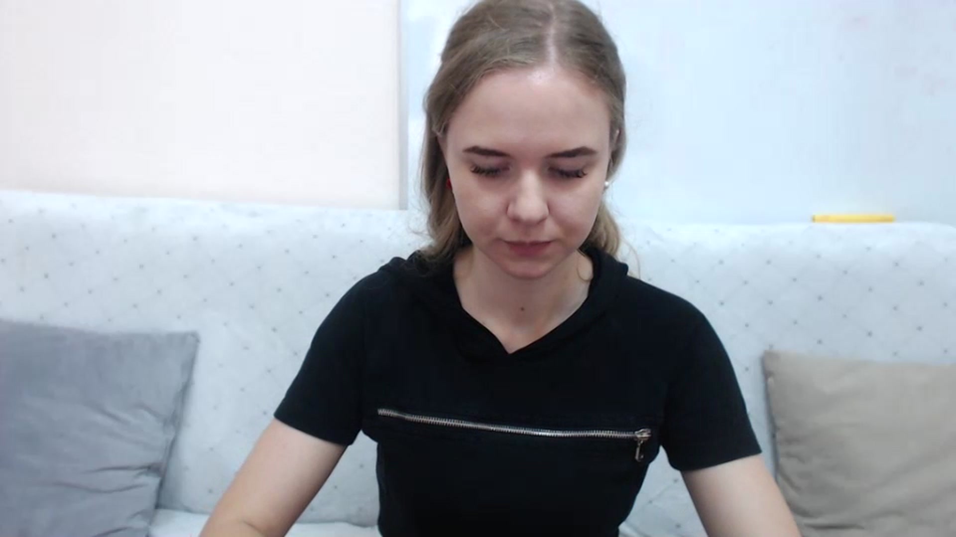 Gallery image thumbnail from Limana_xo's myfreecams stream on, 07/20/2023, 13:11 image 12 of 20