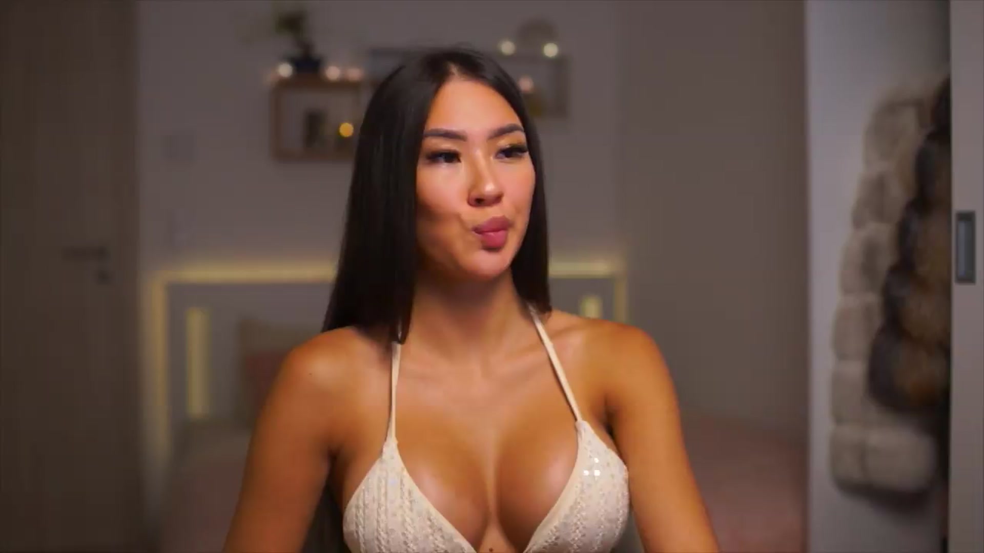 Gallery image thumbnail from LimitedMai's myfreecams stream on, 07/10/2026, 22:52 image 11 of 20