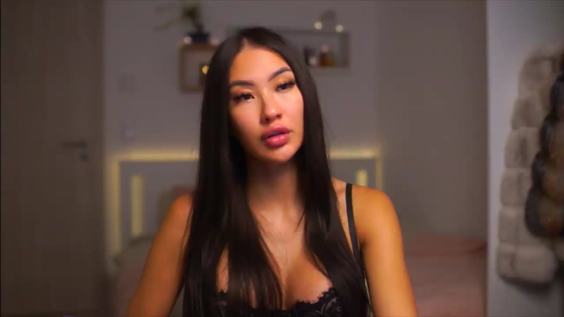 Gallery image thumbnail from LimitedMai's myfreecams stream on, 07/21/2026, 21:26 image 11 of 20