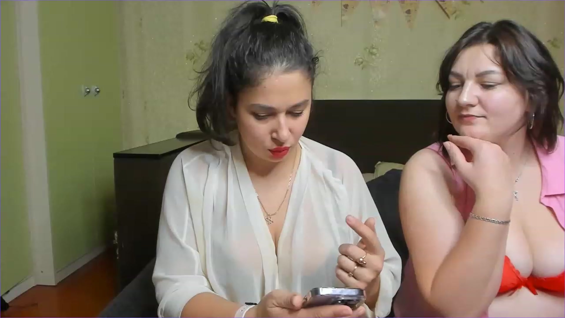Gallery image thumbnail from LimonadV's myfreecams stream on, 12/02/2022, 13:27 image 8 of 20