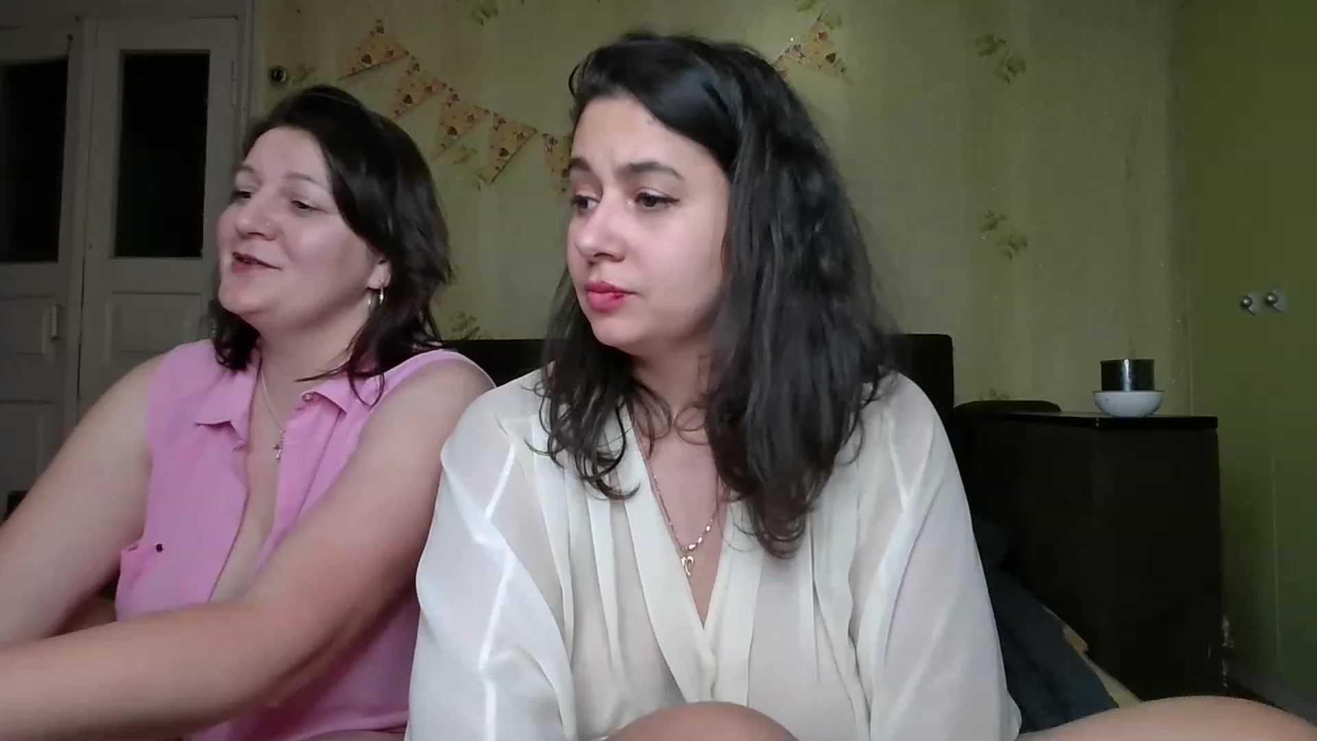 Gallery image thumbnail from LimonadV's myfreecams stream on, 12/02/2022, 19:53 image 19 of 20