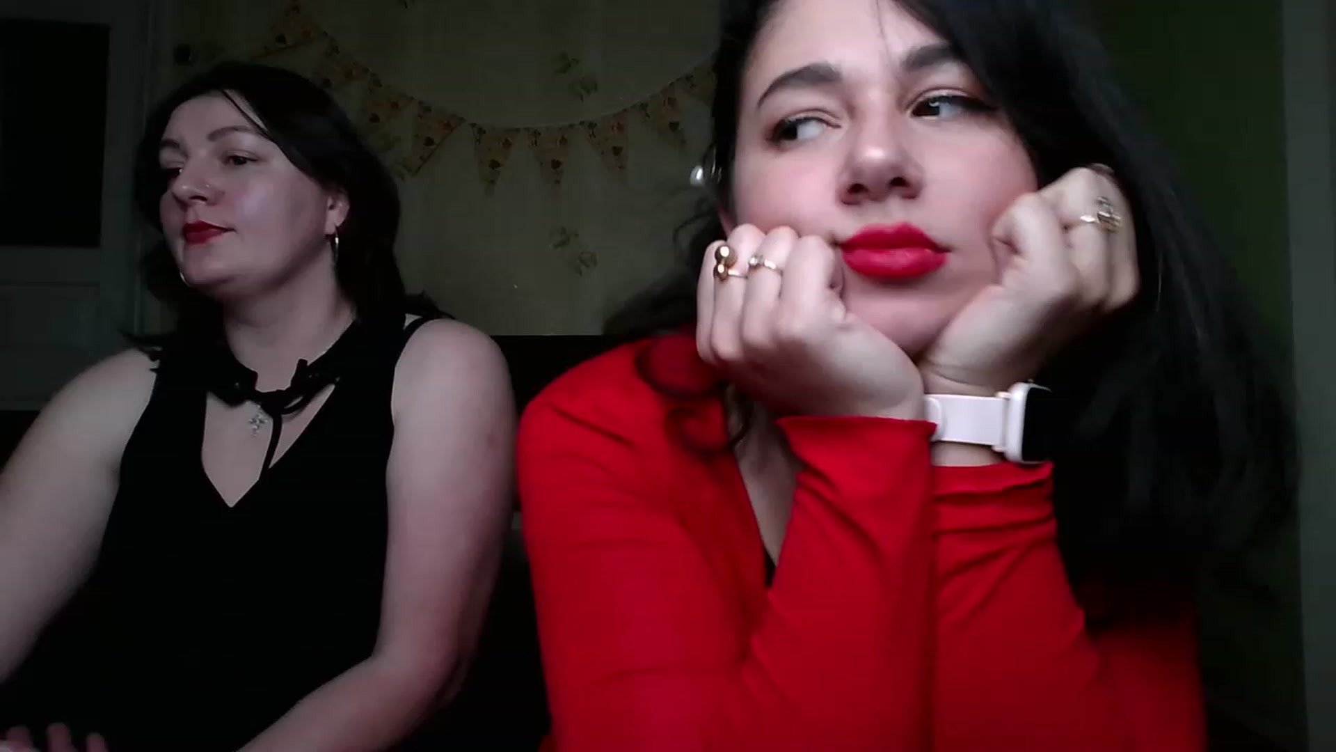 Gallery image thumbnail from LimonadV's myfreecams stream on, 12/03/2022, 14:16 image 13 of 20